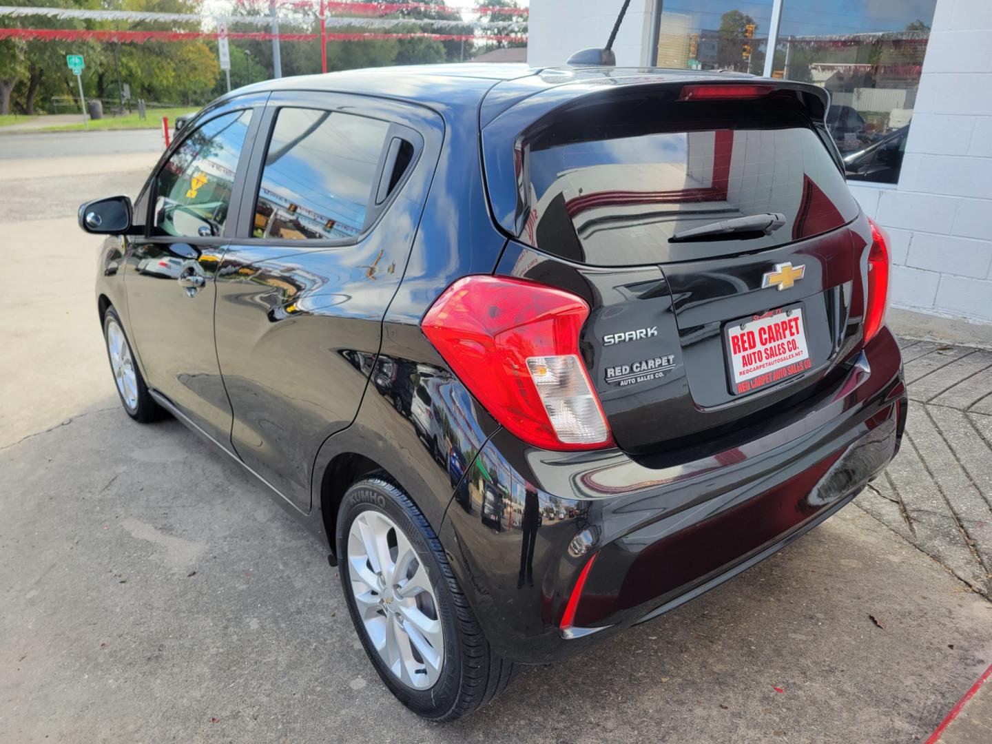 2019 BLACK /BLACK Chevrolet Spark 1LT CVT (KL8CD6SAXKC) with an 1.4L L4 16V DOHC engine, CVT transmission, located at 503 West Court, Seguin, TX, 78155, (830) 379-3373, 29.568621, -97.969803 - 2019 Chevrolet Spark 1LT CVT with a 1.4L L4 16V DOHC, Automatic, Tilt, Cruise, AM/FM Touchscreen Stereo, Power Windows, Locks and Side Mirrors, Bluetooth, Tinted Windows, Alloy Wheels, Rear Wiper, Rear Defroster and more!! - Photo#3