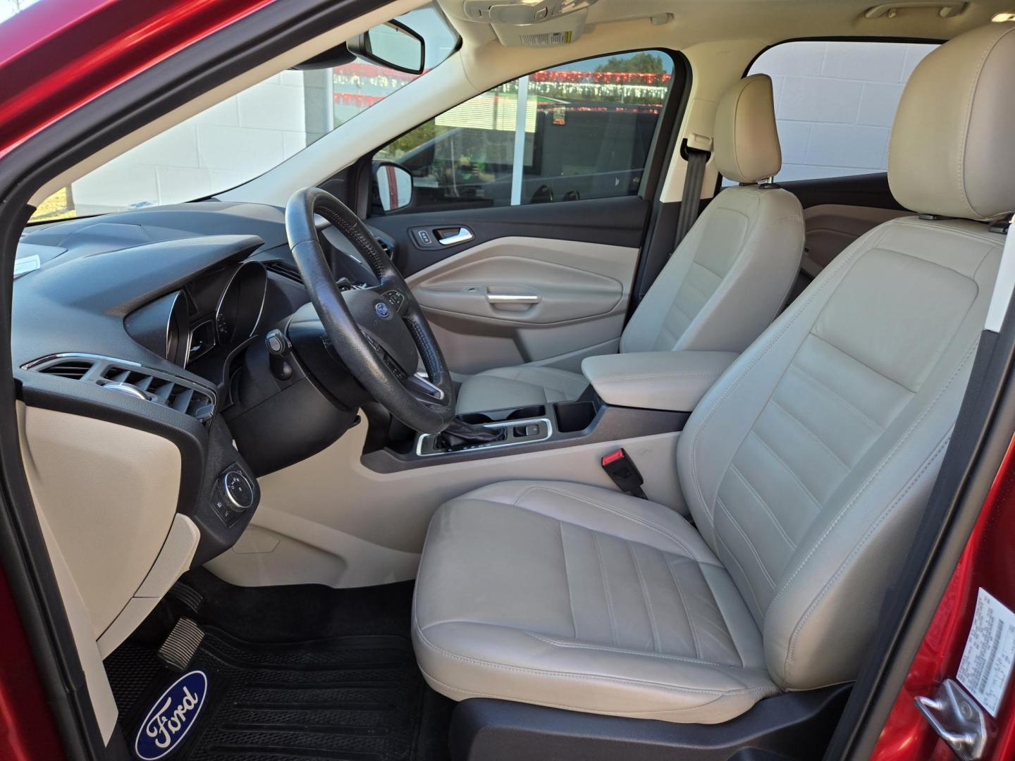 2019 Red /Beige Ford Escape Titanium FWD (1FMCU0J98KU) with an 2.0L L4 DOHC 16V engine, 6A transmission, located at 503 West Court, Seguin, TX, 78155, (830) 379-3373, 29.568621, -97.969803 - Photo#4