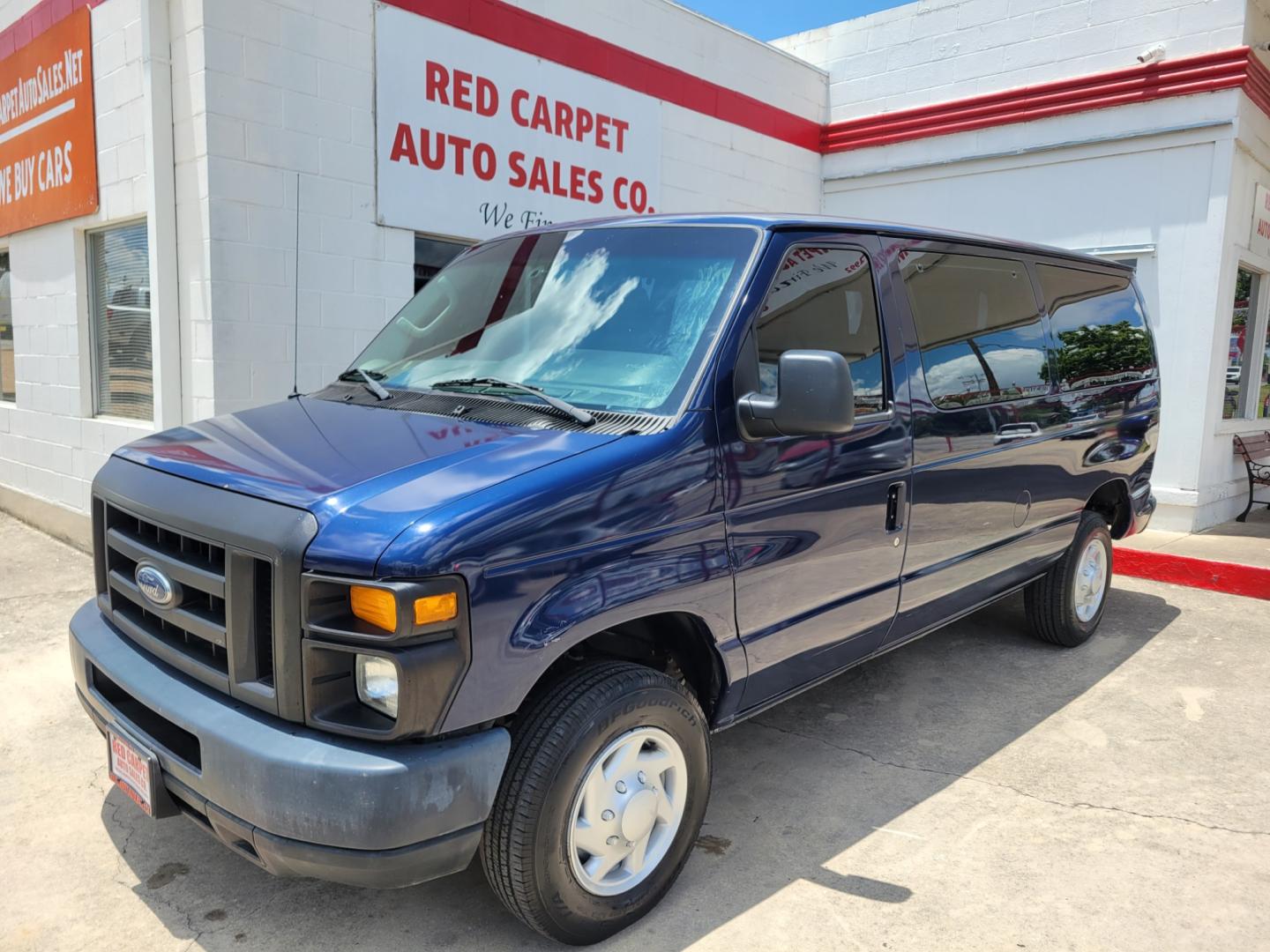 2012 Blue /BLACK Ford E-Series Wagon E-350 XL Super Duty (1FBNE3BL8CD) with an 5.4L V8 SOHC 16V FFV engine, Automatic transmission, located at 503 West Court, Seguin, TX, 78155, (830) 379-3373, 29.568621, -97.969803 - 2012 Ford E-Series Wagon E-350 XLT Super Duty 12 Passenger with a 5.4L V8 SOHC 16V FFV, Automatic, Tilt, AM/FM/AUX Stereo, Power Windows and Locks, Rear A/C, 12 Passenger Seating, Tinted Windows, and more!! - Photo#0