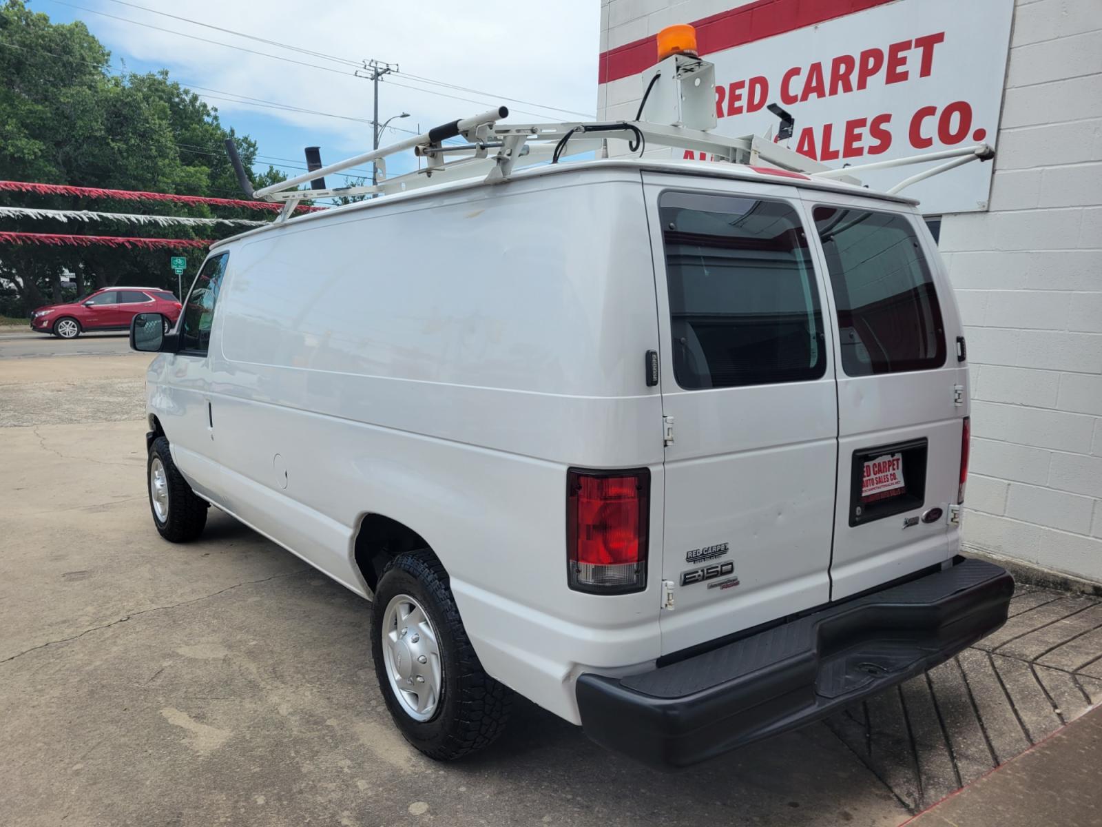 2014 WHITE /GRAY Ford E-Series Van E-150 (1FTNE1EWXED) with an 4.6L V8 SOHC 16V engine, 4-Speed Automatic transmission, located at 503 West Court, Seguin, TX, 78155, (830) 379-3373, 29.568621, -97.969803 - 2014 Ford E-Series Van E-150 with a 4.6L V8 SOHC 16V, Automatic, Tilt, AM/FM/AUX Stereo, Power Windows and Locks, Rear Shelving, Ladder Rack, Strobe Light and More!! - Photo #3