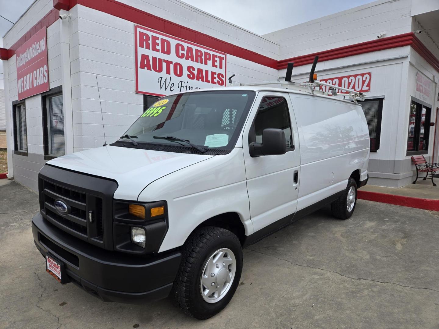 2014 WHITE /GRAY Ford E-Series Van E-150 (1FTNE1EWXED) with an 4.6L V8 SOHC 16V engine, 4-Speed Automatic transmission, located at 503 West Court, Seguin, TX, 78155, (830) 379-3373, 29.568621, -97.969803 - Photo#0