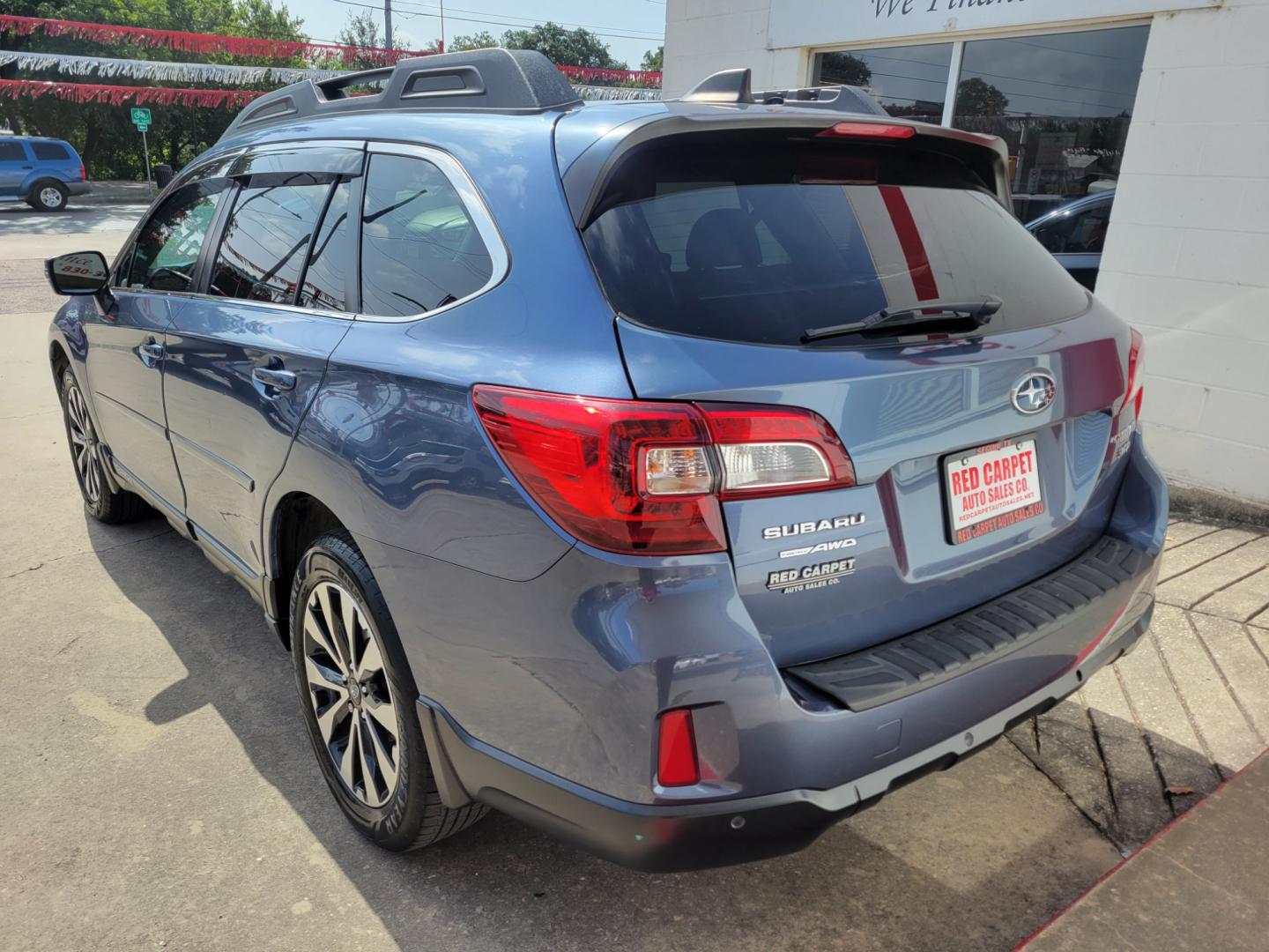 2017 BLUE /BLACK Subaru Outback 3.6R Limited (4S4BSENC3H3) with an 3.6L H6 DOHC 24V engine, Automatic transmission, located at 503 West Court, Seguin, TX, 78155, (830) 379-3373, 29.568621, -97.969803 - Photo#3