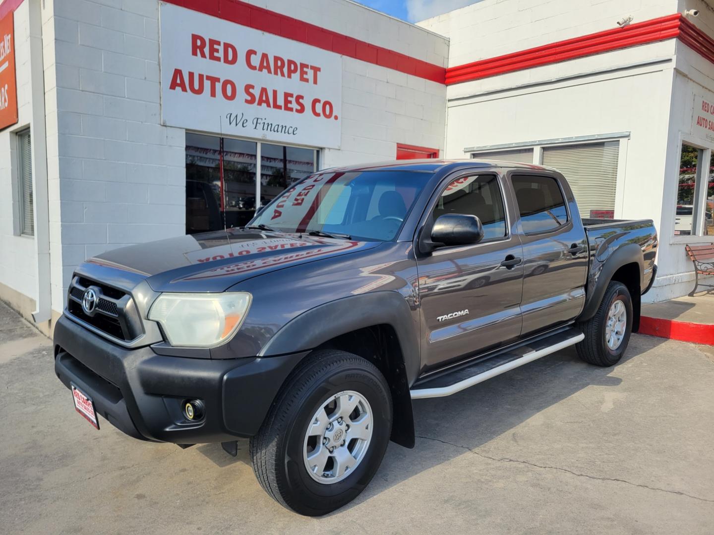 2015 GRAY /BLACK Toyota Tacoma PreRunner Double Cab I4 4AT 2WD (5TFJX4GN1FX) with an 2.7L L4 DOHC 16V engine, 4-Speed Automatic transmission, located at 503 West Court, Seguin, TX, 78155, (830) 379-3373, 29.568621, -97.969803 - 2015 Toyota Tacoma PreRunner Double Cab 2WD with a 2.7L L4 DOHC 16V, Automatic, Tilt, Cruise, AM/FM/CD/AUX Touchscreen Stereo, Power Windows, Locks and Side Mirrors, Bluetooth, Tinted Windows, Running Boards, Alloy Wheels and more!! - Photo#0