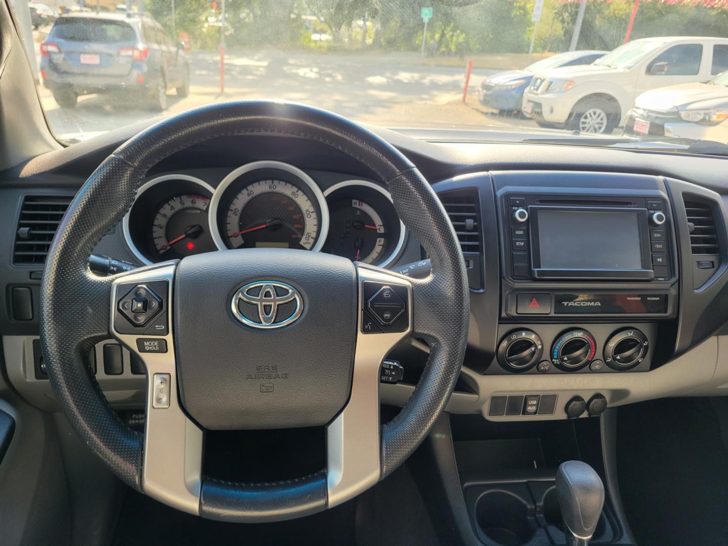 2015 GRAY /BLACK Toyota Tacoma PreRunner Double Cab I4 4AT 2WD (5TFJX4GN1FX) with an 2.7L L4 DOHC 16V engine, 4-Speed Automatic transmission, located at 503 West Court, Seguin, TX, 78155, (830) 379-3373, 29.568621, -97.969803 - 2015 Toyota Tacoma PreRunner Double Cab 2WD with a 2.7L L4 DOHC 16V, Automatic, Tilt, Cruise, AM/FM/CD/AUX Touchscreen Stereo, Power Windows, Locks and Side Mirrors, Bluetooth, Tinted Windows, Running Boards, Alloy Wheels and more!! - Photo#5