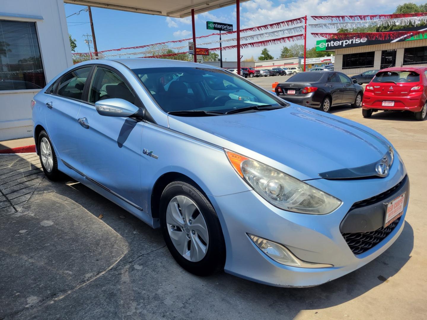 2015 Blue /BLACK Hyundai Sonata Hybrid Sedan (KMHEC4A41FA) with an 2.4L L4 DOHC 16V HYBRID engine, 6-Speed Automatic transmission, located at 503 West Court, Seguin, TX, 78155, (830) 379-3373, 29.568621, -97.969803 - 2015 Hyundai Sonata Hybrid Sedan with a 2.4L L4 DOHC 16V HYBRID, Automatic, Tilt, Cruise, AM/FM/CD/AUX Stereo, Power Windows, Locks and Side Mirrors, Bluetooth, Dual Climate Control, Heated Seats, Backup Camera, Alloy Wheels, Rear Defroster and more!! - Photo#1