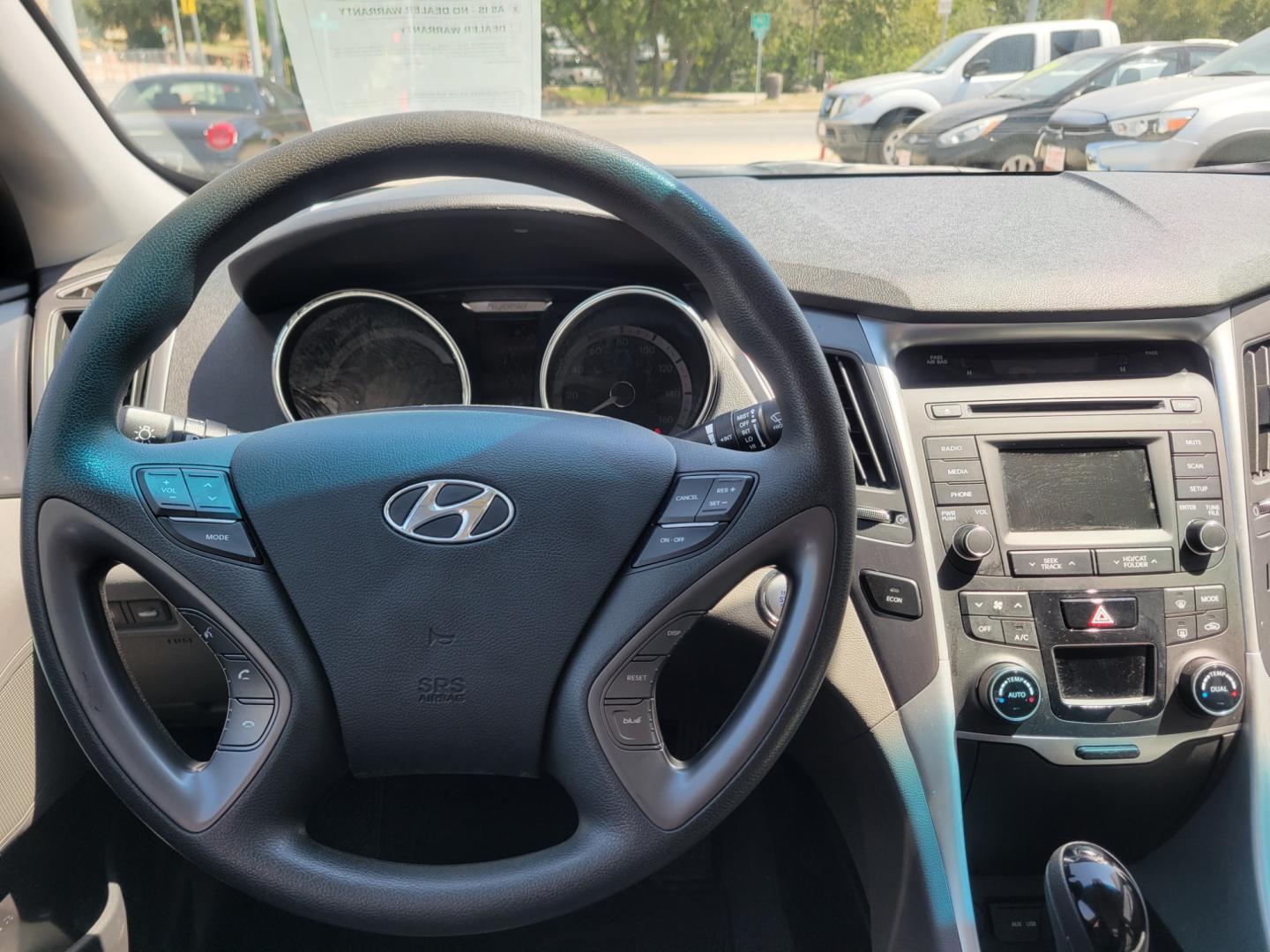 2015 Blue /BLACK Hyundai Sonata Hybrid Sedan (KMHEC4A41FA) with an 2.4L L4 DOHC 16V HYBRID engine, 6-Speed Automatic transmission, located at 503 West Court, Seguin, TX, 78155, (830) 379-3373, 29.568621, -97.969803 - 2015 Hyundai Sonata Hybrid Sedan with a 2.4L L4 DOHC 16V HYBRID, Automatic, Tilt, Cruise, AM/FM/CD/AUX Stereo, Power Windows, Locks and Side Mirrors, Bluetooth, Dual Climate Control, Heated Seats, Backup Camera, Alloy Wheels, Rear Defroster and more!! - Photo#5