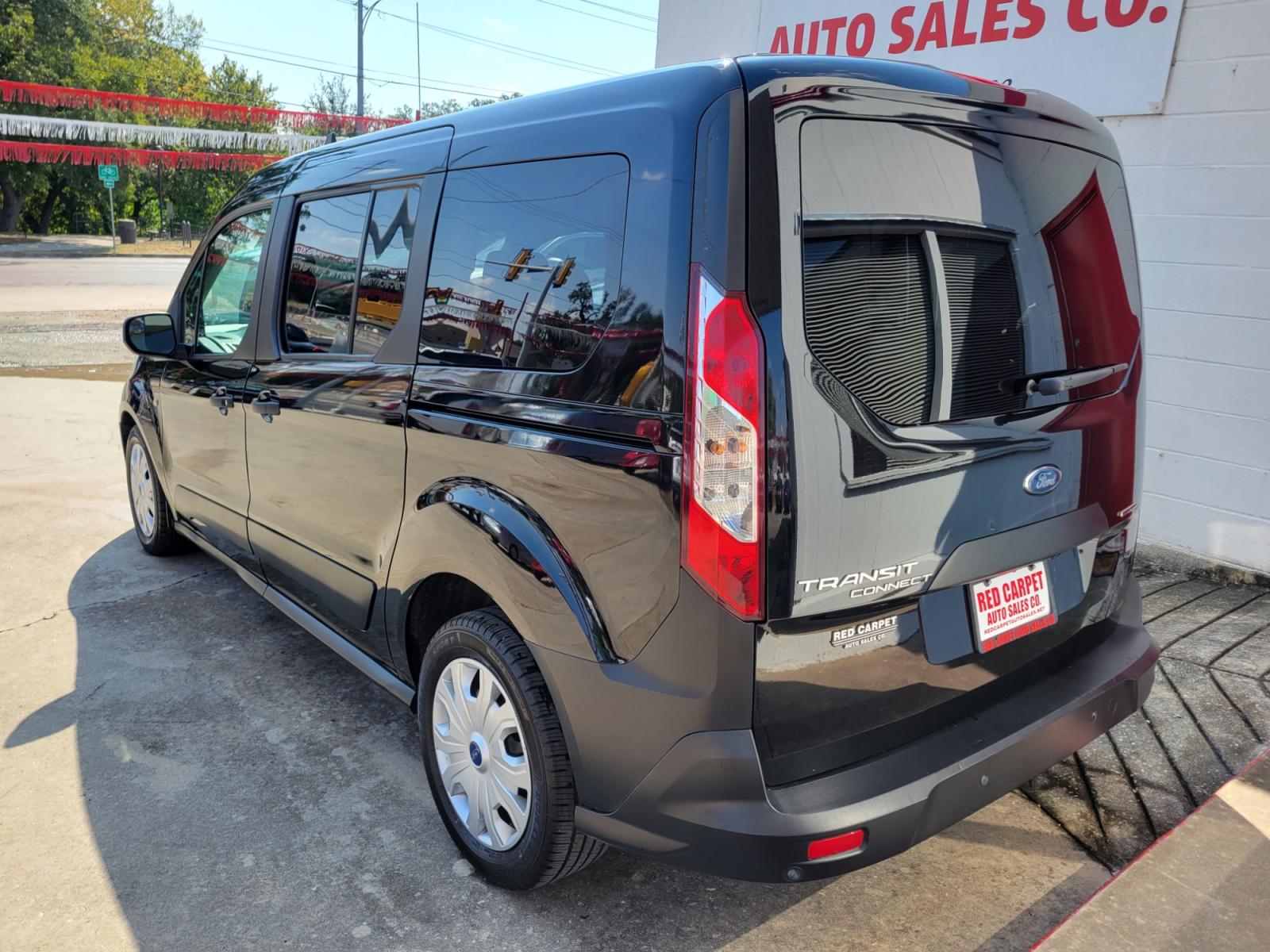 2020 Black /BLACK Ford Transit Connect Wagon XL w/Rear Liftgate LWB (NM0GE9E23L1) with an 2.5L L4 DOHC 16V engine, 6A transmission, located at 503 West Court, Seguin, TX, 78155, (830) 379-3373, 29.568621, -97.969803 - Photo #3