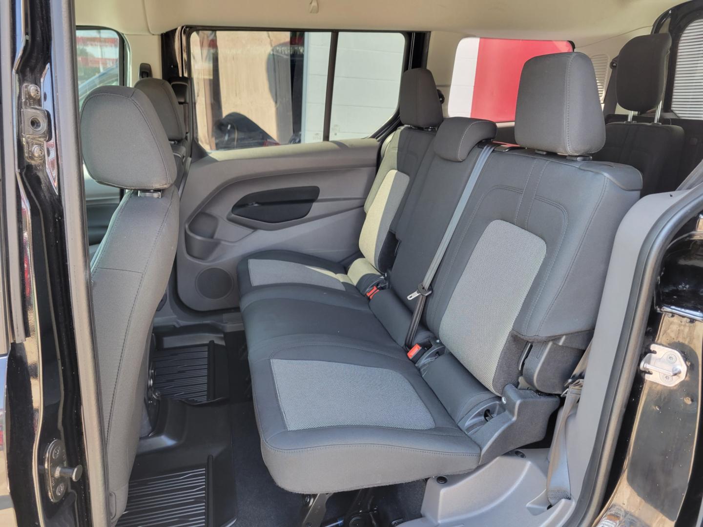 2020 Black /BLACK Ford Transit Connect Wagon XL w/Rear Liftgate LWB (NM0GE9E23L1) with an 2.5L L4 DOHC 16V engine, 6A transmission, located at 503 West Court, Seguin, TX, 78155, (830) 379-3373, 29.568621, -97.969803 - 2020 Ford Transit Connect Wagon XL w/Rear Liftgate LWB with a 2.5L L4 DOHC 16V, Automatic, Tilt, Cruise, AM/FM Stereo, Power Windows and Locks, Bluetooth, Tinted Windows, Third Row Seating, Dual Climate Control, Rear Defroster, Rear Wiper and more!! - Photo#6