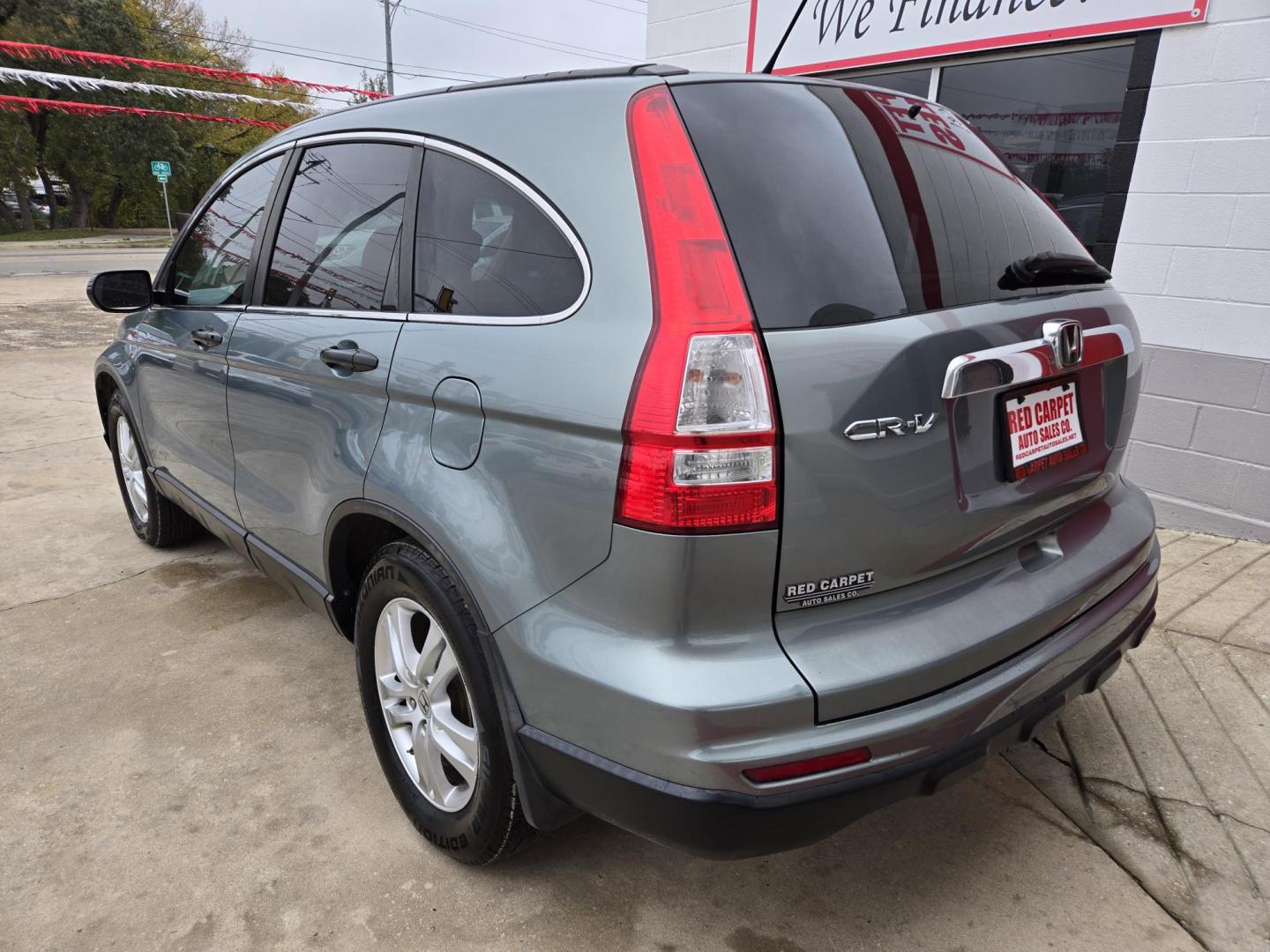 2011 Green Honda CR-V (5J6RE3H55BL) with an 2.4L I4 F DOHC 16V engine, Automatic transmission, located at 503 West Court, Seguin, TX, 78155, (830) 379-3373, 29.568621, -97.969803 - Photo#2