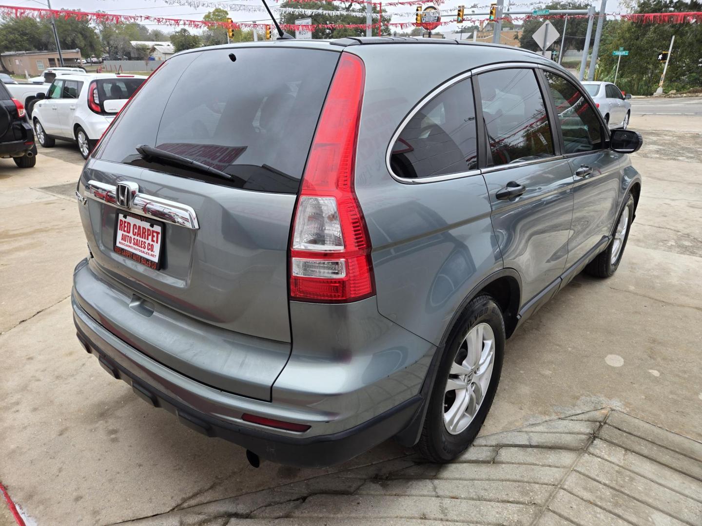 2011 Green Honda CR-V (5J6RE3H55BL) with an 2.4L I4 F DOHC 16V engine, Automatic transmission, located at 503 West Court, Seguin, TX, 78155, (830) 379-3373, 29.568621, -97.969803 - Photo#3