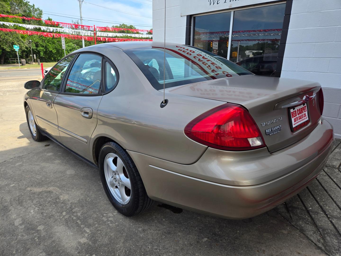 2002 PEWTER Ford Taurus (1FAFP53U72G) with an 3.0L V6 F OHV engine, Automatic transmission, located at 503 West Court, Seguin, TX, 78155, (830) 379-3373, 29.568621, -97.969803 - Photo#3