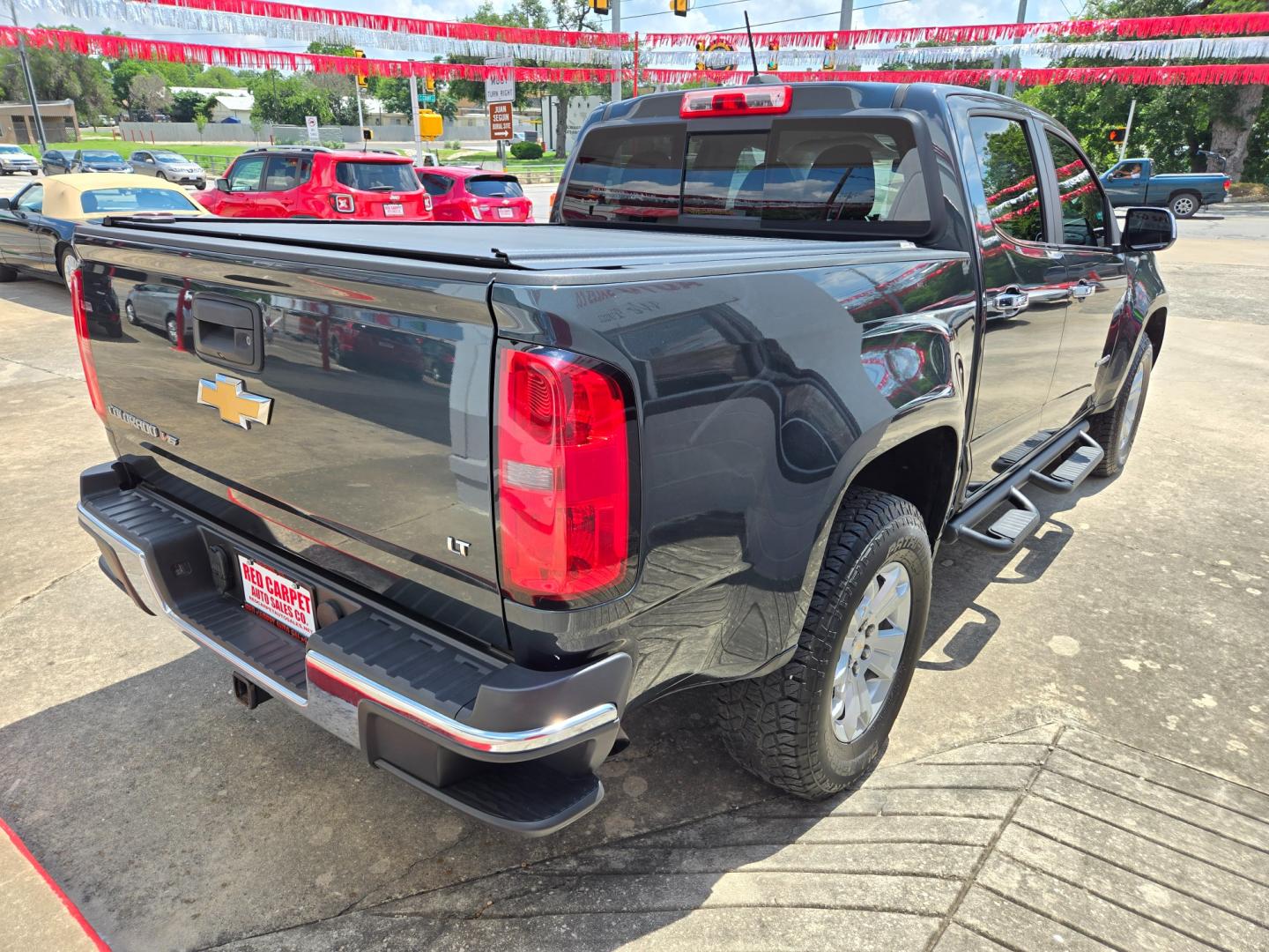 2017 GRAY Chevrolet Colorado (1GCGSCEN7H1) with an 3.6L V6 F DOHC 24V engine, Automatic transmission, located at 503 West Court, Seguin, TX, 78155, (830) 379-3373, 29.568621, -97.969803 - 2017 Chevrolet Colorado LT Crew Cab 2WD with a 3.6L V6 F DOHC 24V, Automatic, Tilt, Cruise, AM/FM/AUX Touchscreen Stereo, Power Windows, Locks, Seat and Side Mirrors, Leather Seats, Navigation System, Bluetooth, Heated Seats, Tonneau Bed Cover, Tinted Windows, Alloy Wheels, Towing, Backup Camera, Re - Photo#2