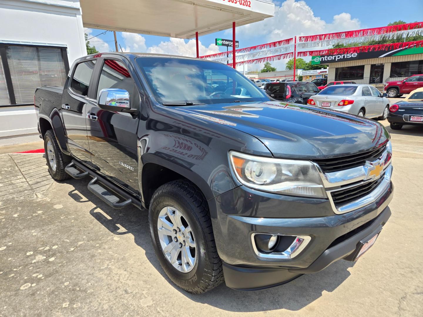 2017 GRAY Chevrolet Colorado (1GCGSCEN7H1) with an 3.6L V6 F DOHC 24V engine, Automatic transmission, located at 503 West Court, Seguin, TX, 78155, (830) 379-3373, 29.568621, -97.969803 - 2017 Chevrolet Colorado LT Crew Cab 2WD with a 3.6L V6 F DOHC 24V, Automatic, Tilt, Cruise, AM/FM/AUX Touchscreen Stereo, Power Windows, Locks, Seat and Side Mirrors, Leather Seats, Navigation System, Bluetooth, Heated Seats, Tonneau Bed Cover, Tinted Windows, Alloy Wheels, Towing, Backup Camera, Re - Photo#1