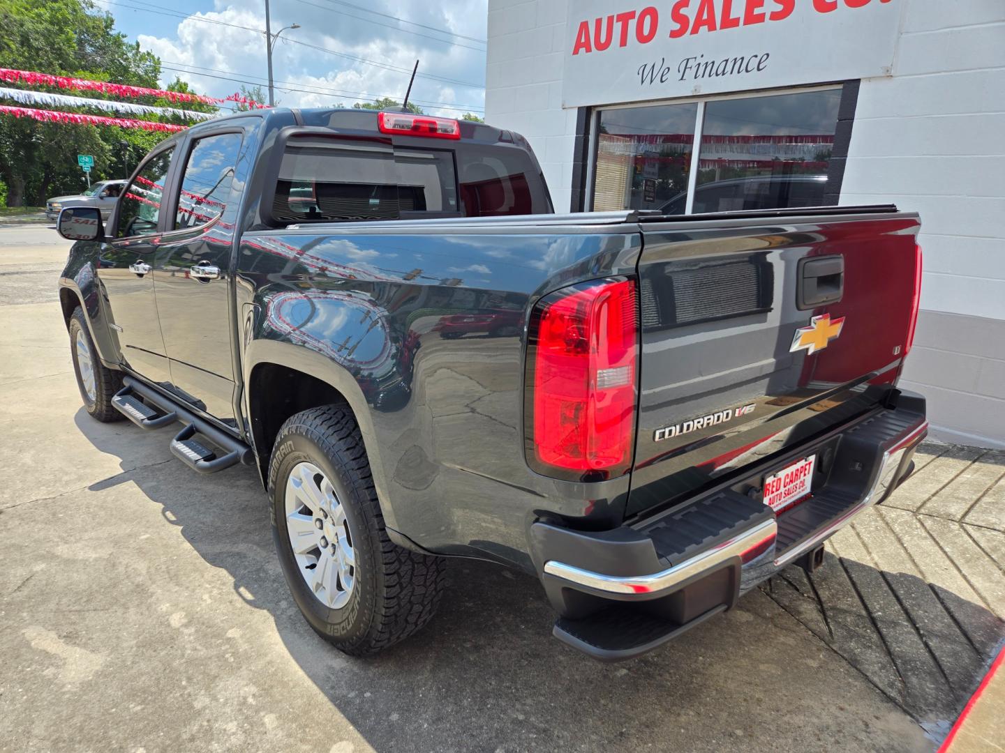 2017 GRAY Chevrolet Colorado (1GCGSCEN7H1) with an 3.6L V6 F DOHC 24V engine, Automatic transmission, located at 503 West Court, Seguin, TX, 78155, (830) 379-3373, 29.568621, -97.969803 - Photo#3