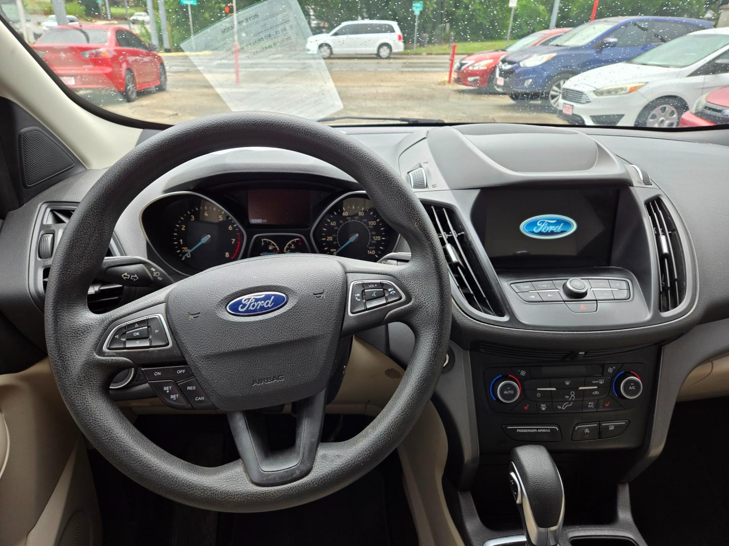 2019 WHITE Ford Escape SE FWD (1FMCU0GDXKU) with an 1.5L L4 DOHC 16V engine, 6A transmission, located at 503 West Court, Seguin, TX, 78155, (830) 379-3373, 29.568621, -97.969803 - Photo#5