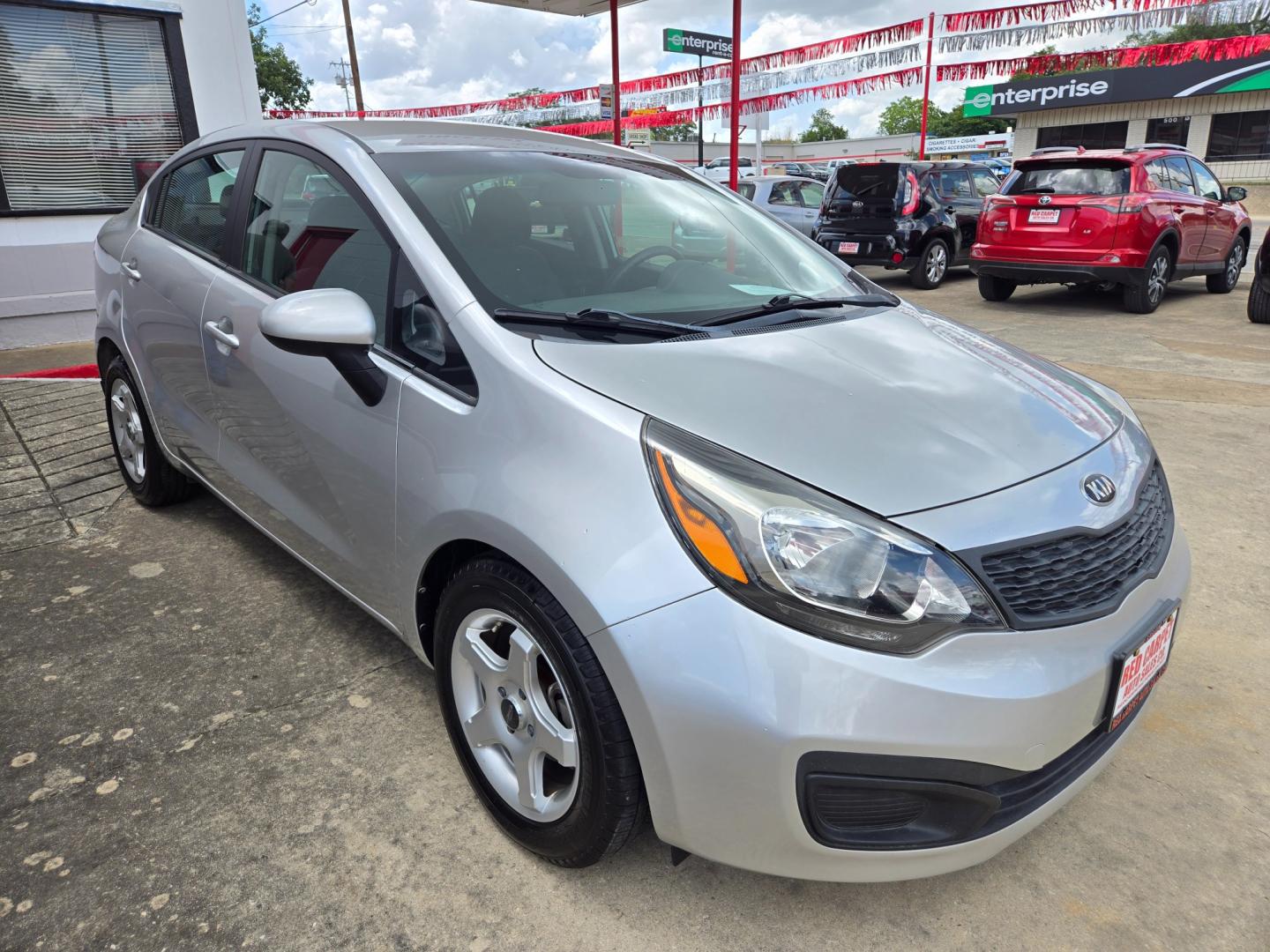 2014 SILVER Kia Rio (KNADM4A36E6) with an 1.6L I4 F DOHC 16V engine, Automatic transmission, located at 503 West Court, Seguin, TX, 78155, (830) 379-3373, 29.568621, -97.969803 - Photo#1