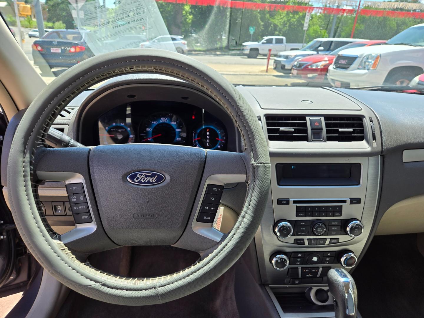 2011 GRAY Ford Fusion (3FAHP0HA6BR) with an 2.5L I4 F DOHC 16V engine, Automatic transmission, located at 503 West Court, Seguin, TX, 78155, (830) 379-3373, 29.568621, -97.969803 - Photo#5