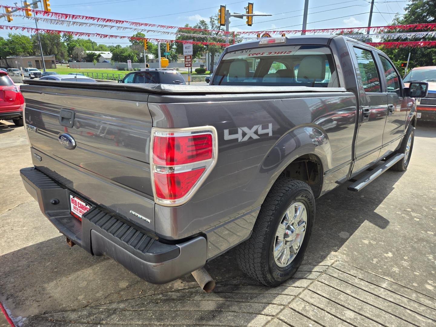 2013 GRAY Ford F-150 (1FTFW1EF0DK) with an 5.0L V8 F DOHC 32V engine, Automatic transmission, located at 503 West Court, Seguin, TX, 78155, (830) 379-3373, 29.568621, -97.969803 - Photo#2