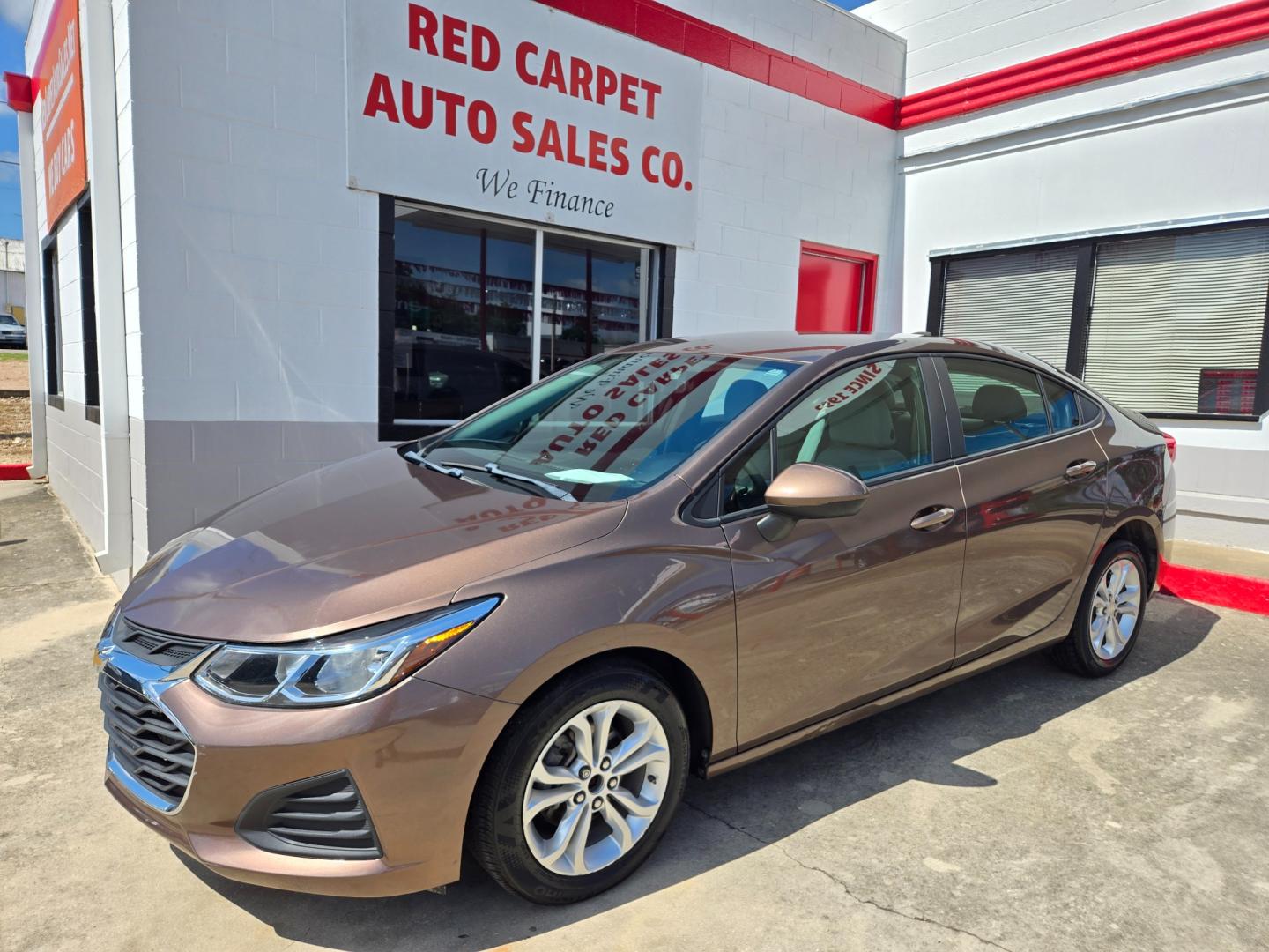 2019 PEWTER Chevrolet Cruze (1G1BC5SM7K7) with an 1.4L I4 F DOHC 16V engine, Automatic transmission, located at 503 West Court, Seguin, TX, 78155, (830) 379-3373, 29.568621, -97.969803 - 2019 Chevrolet Cruze LS with a 1.4L I4 F DOHC 16V, Automatic, Tilt, Cruise, AM/FM Touchscreen Stereo, Power Windows, Locks and Side Mirrors, Bluetooth, Apple Car Play, Automatic Headlights, Alloy Wheels, Backup Camera, Rear Defroster and more!! - Photo#0