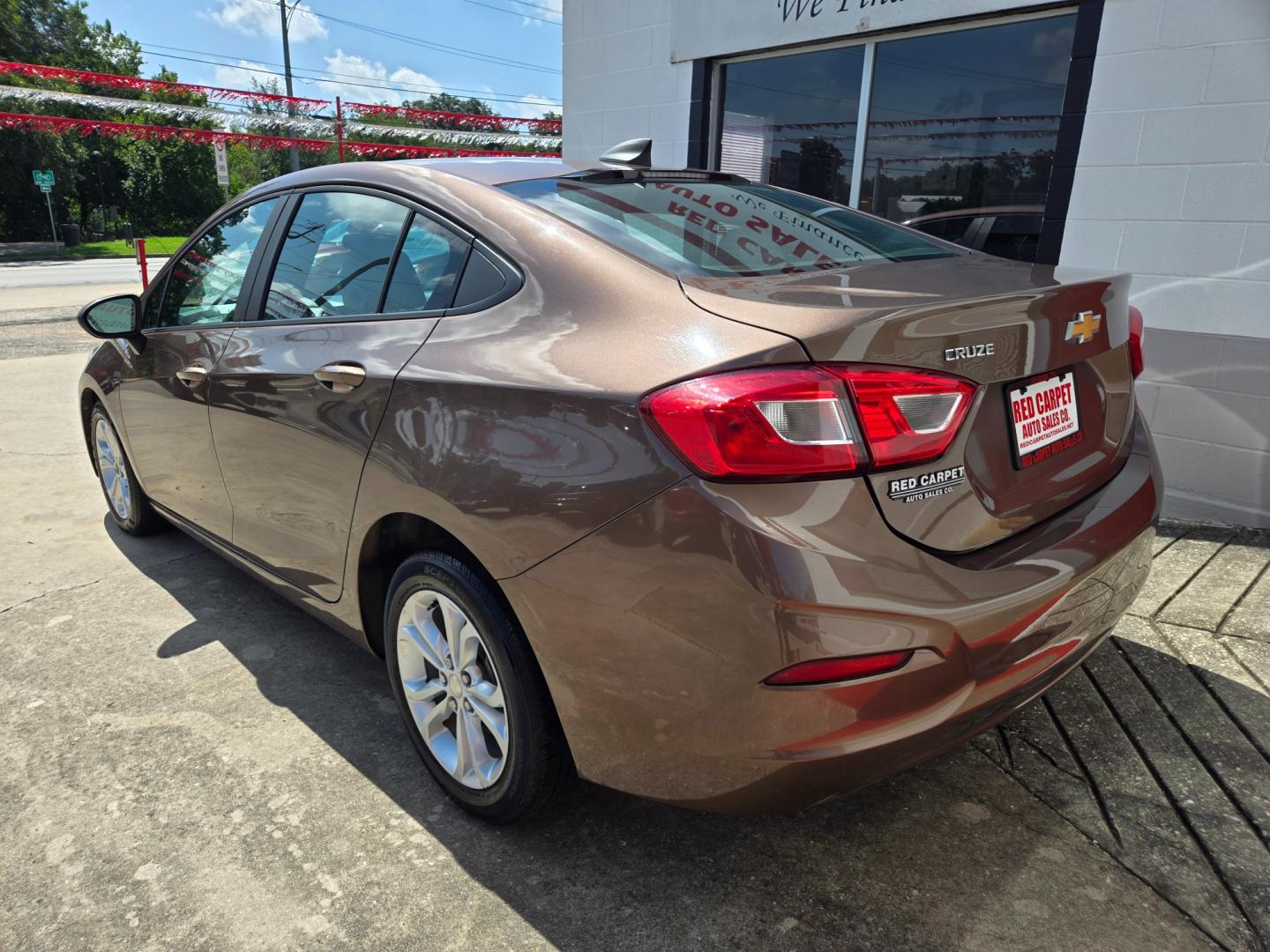 2019 PEWTER Chevrolet Cruze (1G1BC5SM7K7) with an 1.4L I4 F DOHC 16V engine, Automatic transmission, located at 503 West Court, Seguin, TX, 78155, (830) 379-3373, 29.568621, -97.969803 - 2019 Chevrolet Cruze LS with a 1.4L I4 F DOHC 16V, Automatic, Tilt, Cruise, AM/FM Touchscreen Stereo, Power Windows, Locks and Side Mirrors, Bluetooth, Apple Car Play, Automatic Headlights, Alloy Wheels, Backup Camera, Rear Defroster and more!! - Photo#3