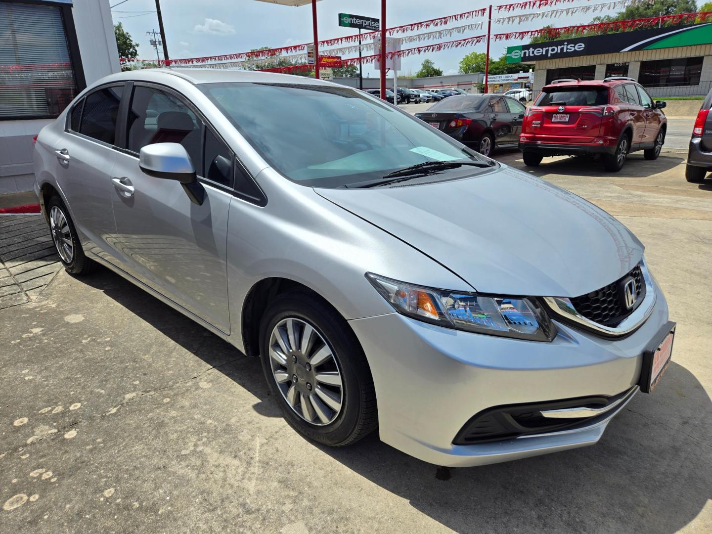 2013 SILVER Honda Civic (19XFB2F55DE) with an 1.8L I4 F SOHC 16V engine, Automatic transmission, located at 503 West Court, Seguin, TX, 78155, (830) 379-3373, 29.568621, -97.969803 - Photo#1