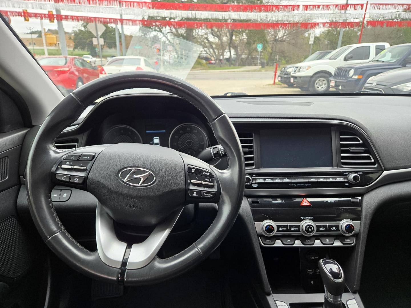 2019 Hyundai Elantra Limited photo 14