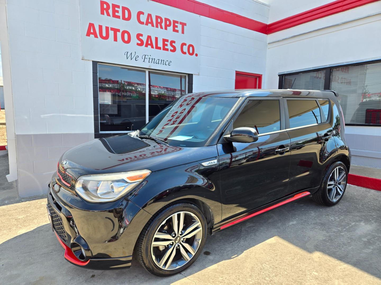 2015 Black Kia Soul + (KNDJP3A55F7) with an 2.0L L4 DOHC 16V engine, 6-Speed Automatic transmission, located at 503 West Court, Seguin, TX, 78155, (830) 379-3373, 29.568621, -97.969803 - Photo#0