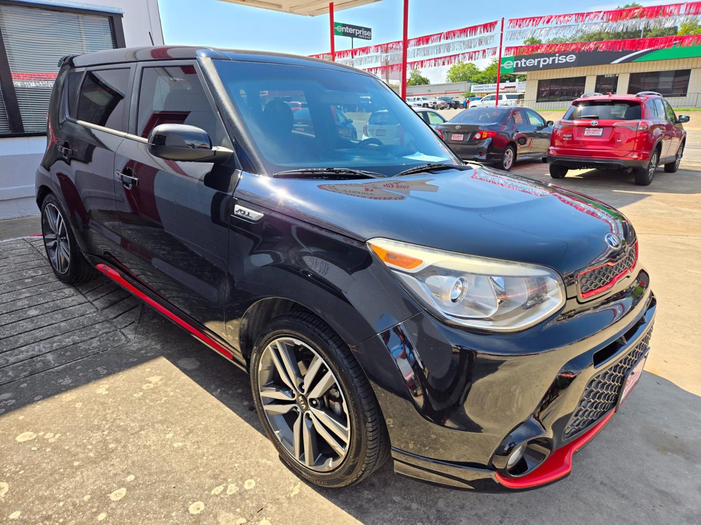 2015 Black Kia Soul + (KNDJP3A55F7) with an 2.0L L4 DOHC 16V engine, 6-Speed Automatic transmission, located at 503 West Court, Seguin, TX, 78155, (830) 379-3373, 29.568621, -97.969803 - Photo#1