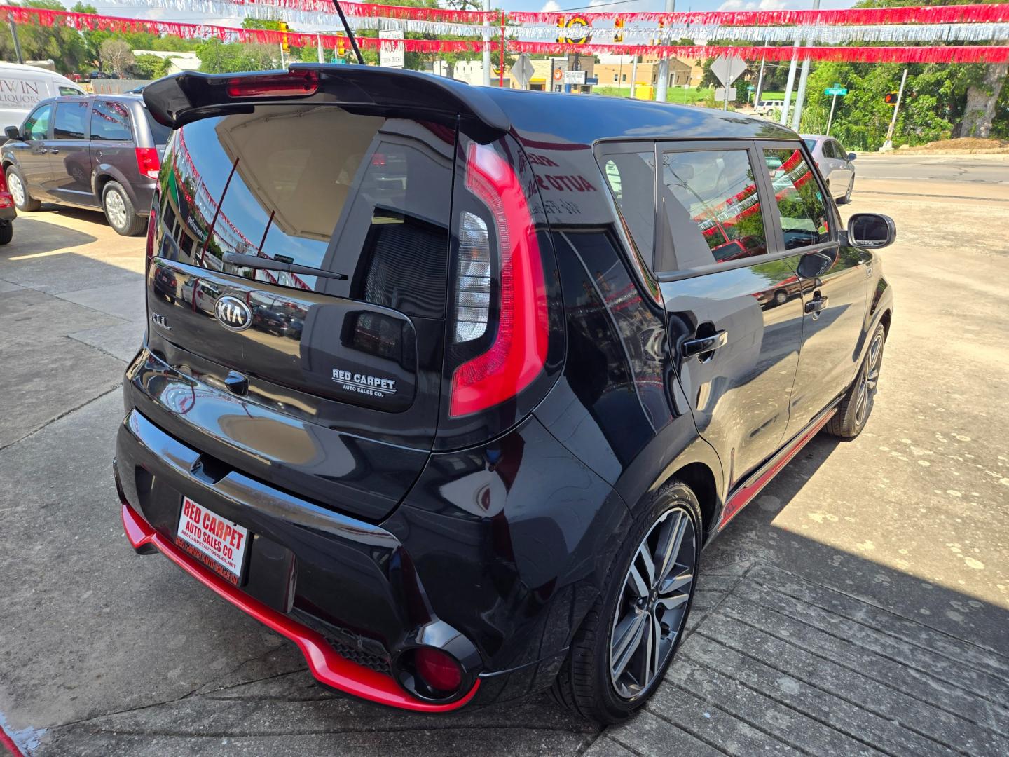 2015 Black Kia Soul + (KNDJP3A55F7) with an 2.0L L4 DOHC 16V engine, 6-Speed Automatic transmission, located at 503 West Court, Seguin, TX, 78155, (830) 379-3373, 29.568621, -97.969803 - Photo#2