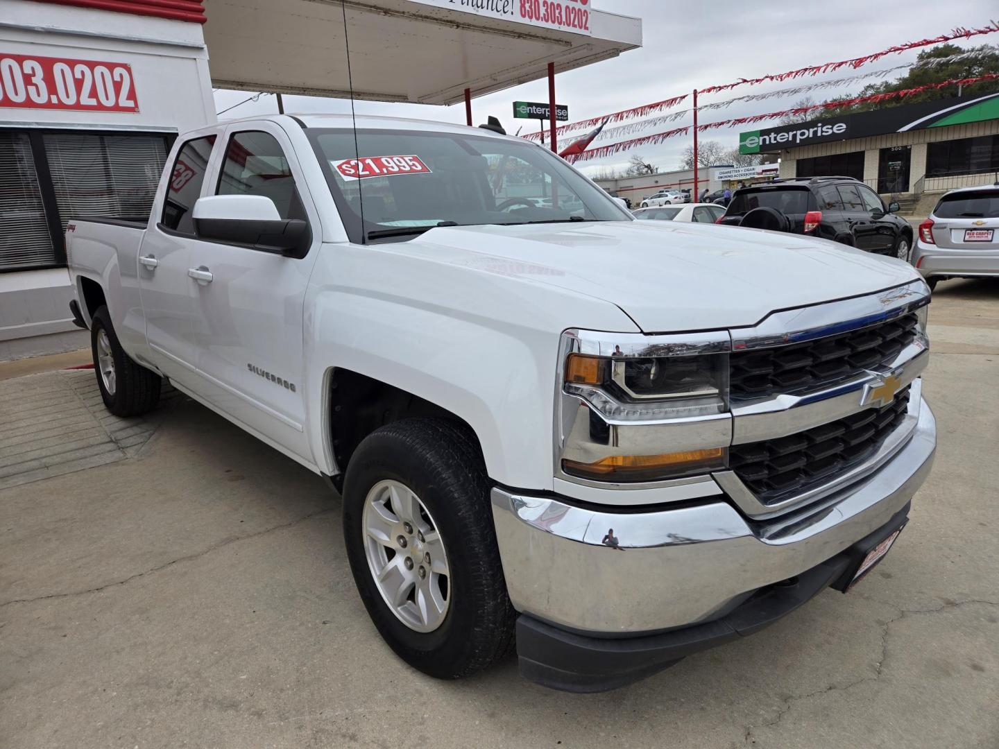 2018 WHITE Chevrolet Silverado 1500 (1GCVKREH7JZ) with an 4.3L V6 F DOHC 24V engine, Automatic transmission, located at 503 West Court, Seguin, TX, 78155, (830) 379-3373, 29.568621, -97.969803 - Photo#1