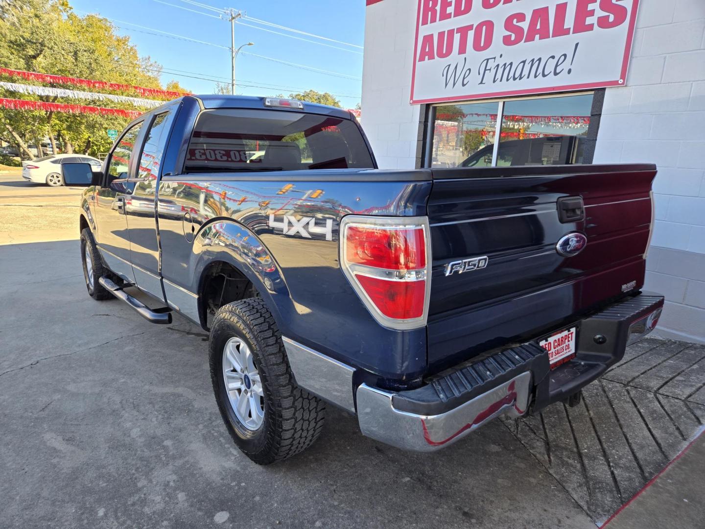 2013 Blue Ford F-150 Lariat SuperCab 6.5-ft. Bed 4WD (1FTFX1EF8DF) with an 5.0L V8 engine, 6-Speed Automatic transmission, located at 503 West Court, Seguin, TX, 78155, (830) 379-3373, 29.568621, -97.969803 - Photo#3