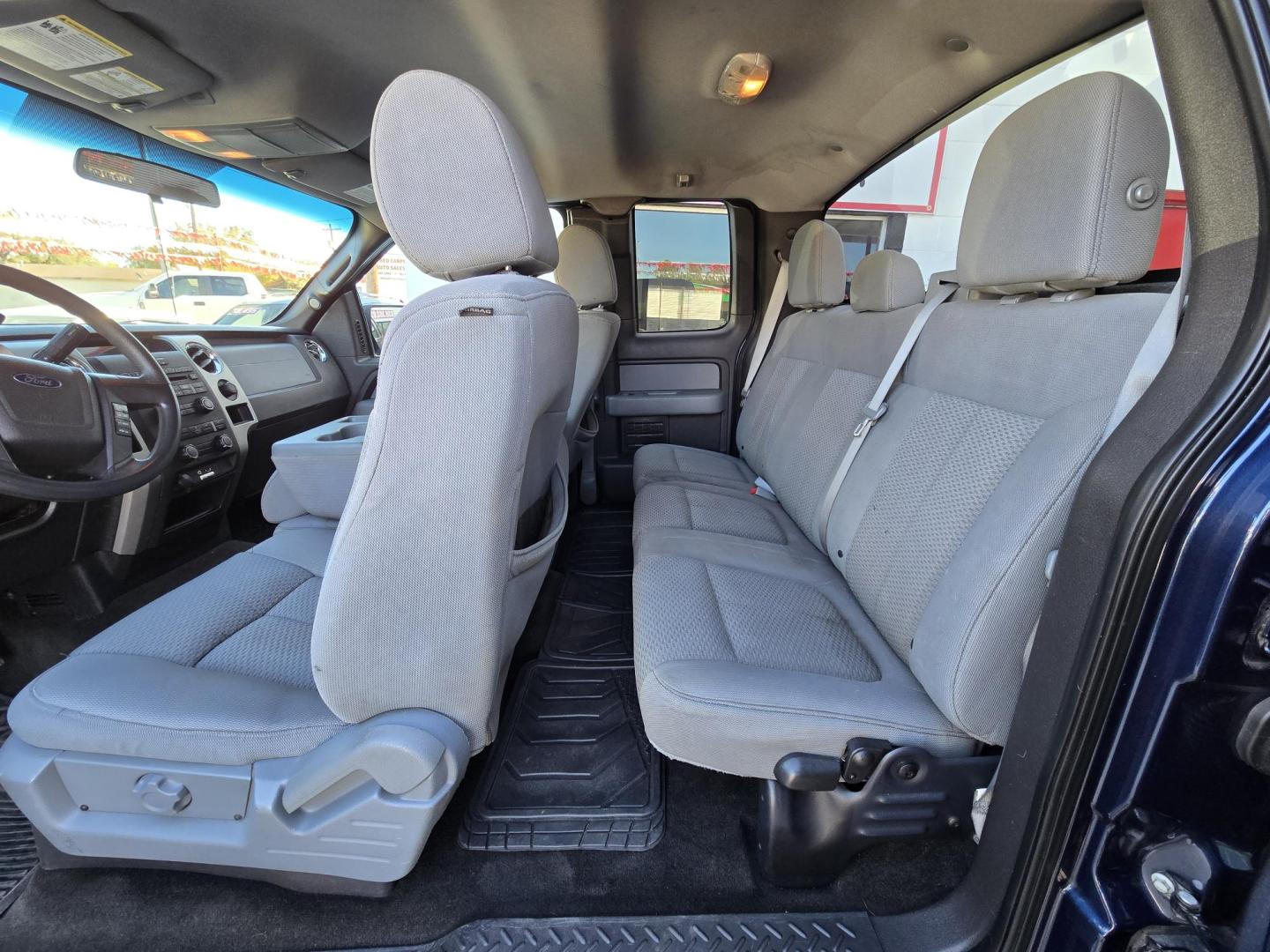 2013 Blue Ford F-150 Lariat SuperCab 6.5-ft. Bed 4WD (1FTFX1EF8DF) with an 5.0L V8 engine, 6-Speed Automatic transmission, located at 503 West Court, Seguin, TX, 78155, (830) 379-3373, 29.568621, -97.969803 - Photo#6