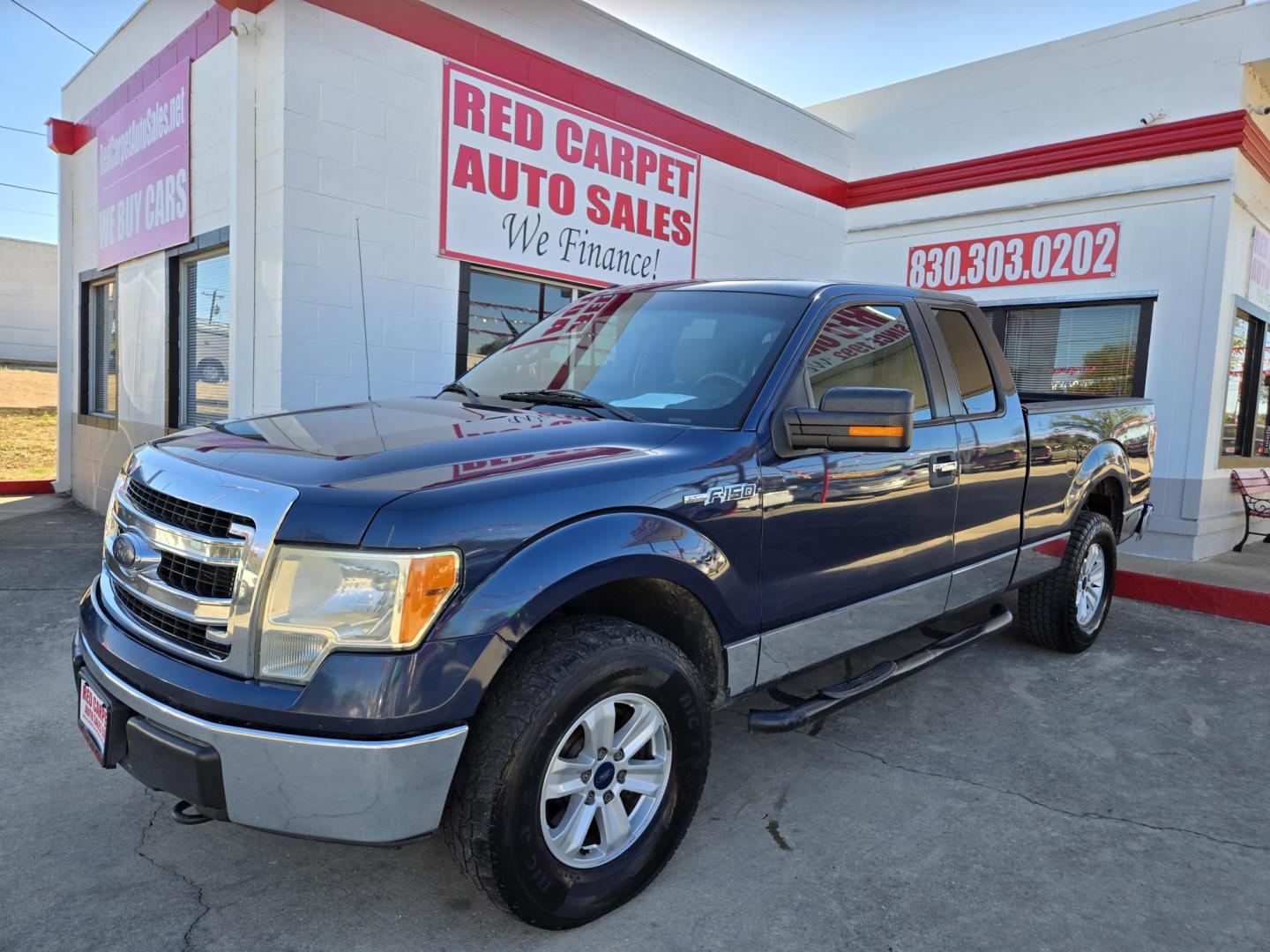 2013 Blue Ford F-150 Lariat SuperCab 6.5-ft. Bed 4WD (1FTFX1EF8DF) with an 5.0L V8 engine, 6-Speed Automatic transmission, located at 503 West Court, Seguin, TX, 78155, (830) 379-3373, 29.568621, -97.969803 - Photo#0