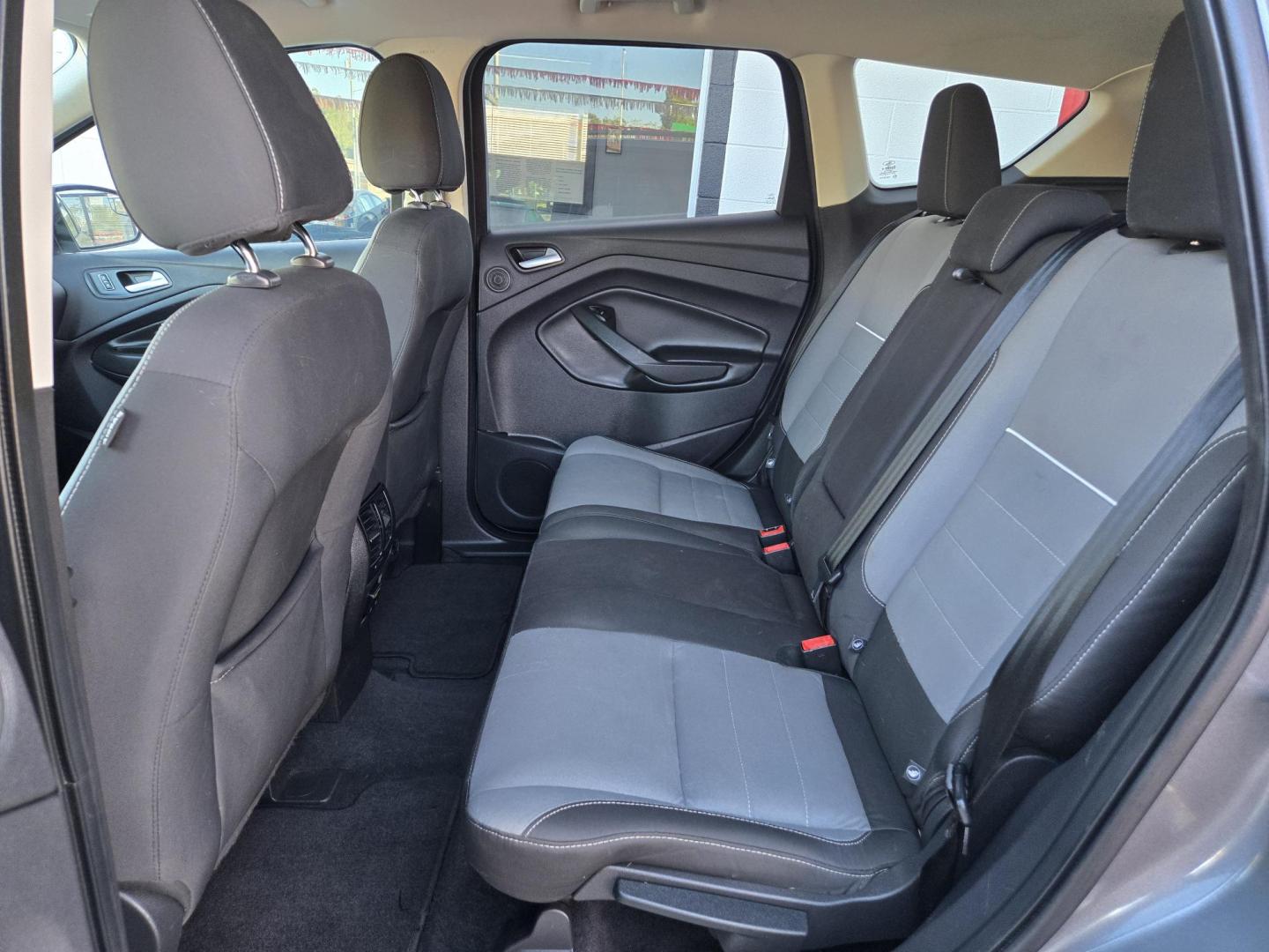 2014 GRAY Ford Escape SE FWD (1FMCU0GX2EU) with an 1.6L L4 DOHC 16V engine, 6-Speed Automatic transmission, located at 503 West Court, Seguin, TX, 78155, (830) 379-3373, 29.568621, -97.969803 - *Cash Special* 2014 Ford Escape SE FWD with a 1.6L L4 DOHC 16V, Automatic, Tilt, Cruise, AM/FM/CD Touchscreen Stereo, Power Windows, Locks, Seat and Side Mirrors, Bluetooth, Dual Climate Control, Rear A/C, Tinted Windows, Backup Camera, Bumper Sensors, Alloy Wheels, Rear Wiper, Rear Defroster and mo - Photo#6