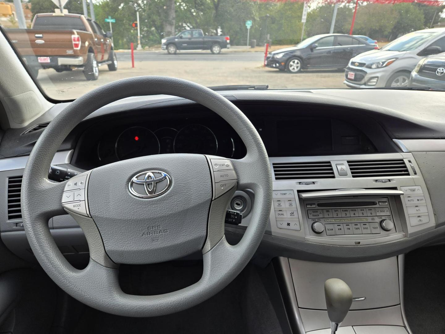 2006 Blue Toyota Avalon Limited (4T1BK36B46U) with an 3.5L V6 DOHC 24V engine, 5-Speed Automatic Overdrive transmission, located at 503 West Court, Seguin, TX, 78155, (830) 379-3373, 29.568621, -97.969803 - Photo#6