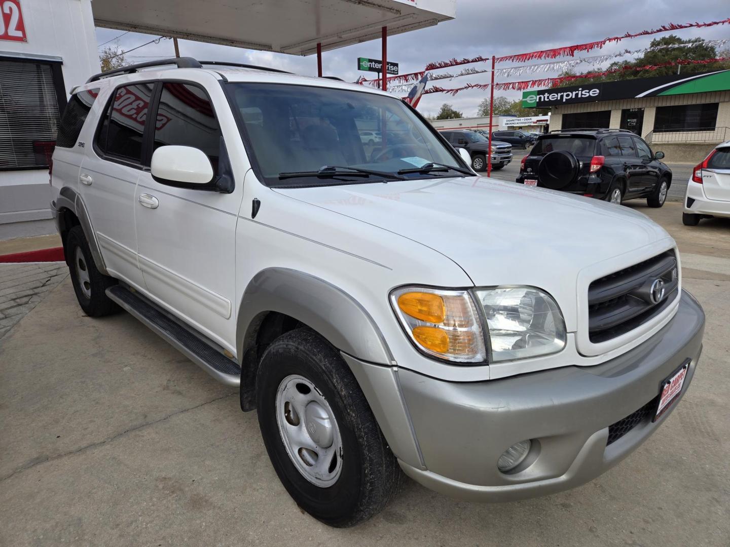 2003 WHITE Toyota Sequoia SR5 2WD (5TDZT34A73S) with an 4.7L V8 DOHC 32V engine, 4-Speed Automatic Overdrive transmission, located at 503 West Court, Seguin, TX, 78155, (830) 379-3373, 29.568621, -97.969803 - 2003 Toyota Sequoia SR5 2WD with a 4.7L V8 DOHC 32V, Automatic, Tilt, Cruise, AM/FM/CD/CASETTE Stereo, Power Windows, Locks and Seat, Rear A/C, Leather Seating, Running Boards, Alloy Wheels, Rear Wiper, Rear Defroster and more!! - Photo#1