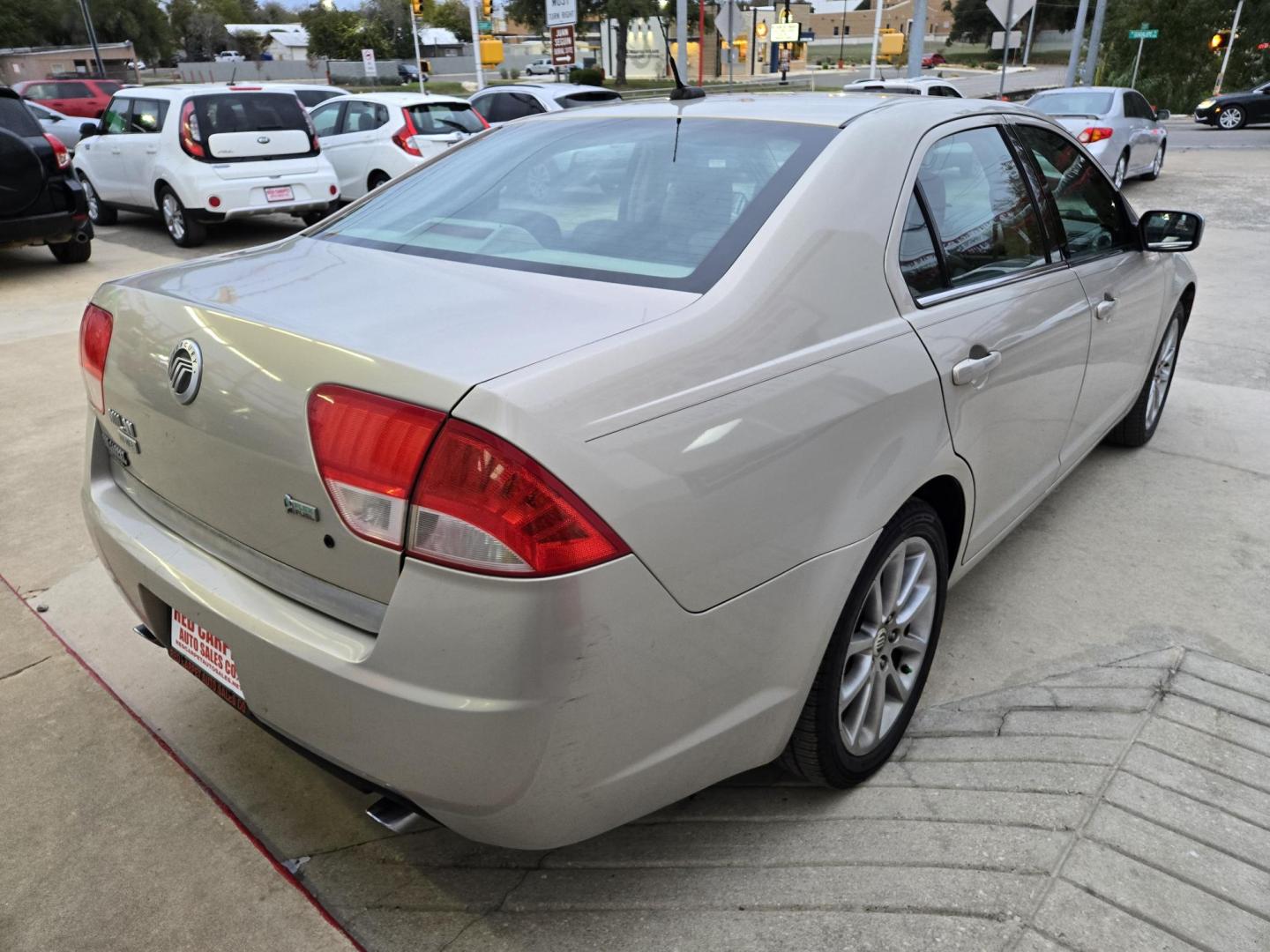 2010 PEWTER Mercury Milan V6 Premier (3MEHM0JG6AR) with an 3.0L V6 DOHC 24V engine, Automatic transmission, located at 503 West Court, Seguin, TX, 78155, (830) 379-3373, 29.568621, -97.969803 - Photo#2