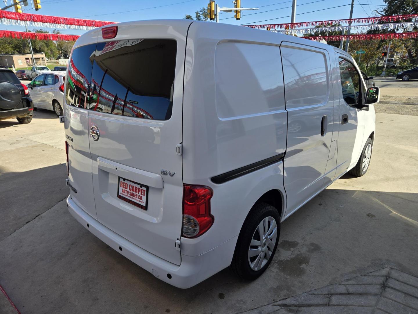 2020 WHITE Nissan NV200 S (3N6CM0KN1LK) with an 2.0L L4 DOHC 16V engine, Automatic transmission, located at 503 West Court, Seguin, TX, 78155, (830) 379-3373, 29.568621, -97.969803 - 2020 Nissan NV200 S with a 2.0L L4 DOHC 16V, Automatic, Tilt, Cruise, AM/FM/AUX Touchscreen Stereo, Power Windows, Locks and Side Mirrors, Rear Shelving, Cage Divider, Backup Camera, Bumper Sensors, Rear Defroster and more!! - Photo#2