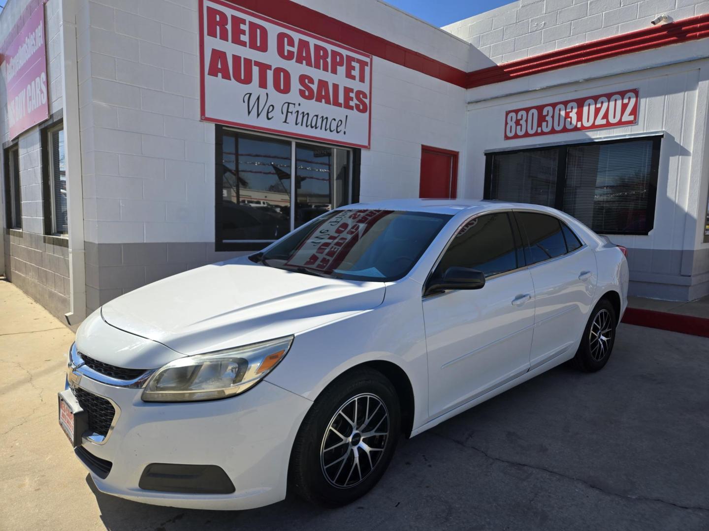 2014 WHITE Chevrolet Malibu LS (1G11B5SL9EF) with an 2.5L L4 DOHC 16V engine, 6-Speed Automatic transmission, located at 503 West Court, Seguin, TX, 78155, (830) 379-3373, 29.568621, -97.969803 - 2014 Chevrolet Malibu LS with a 2.5L L4 DOHC 16V, Automatic, Tilt, Cruise, AM/FM/CD/AUX Stereo, Power Windows, Locks and Side Mirrors, Bluetooth, Onstar Capability, Tinted Windows, Alloy Wheels, Rear Defroster and more!! - Photo#0