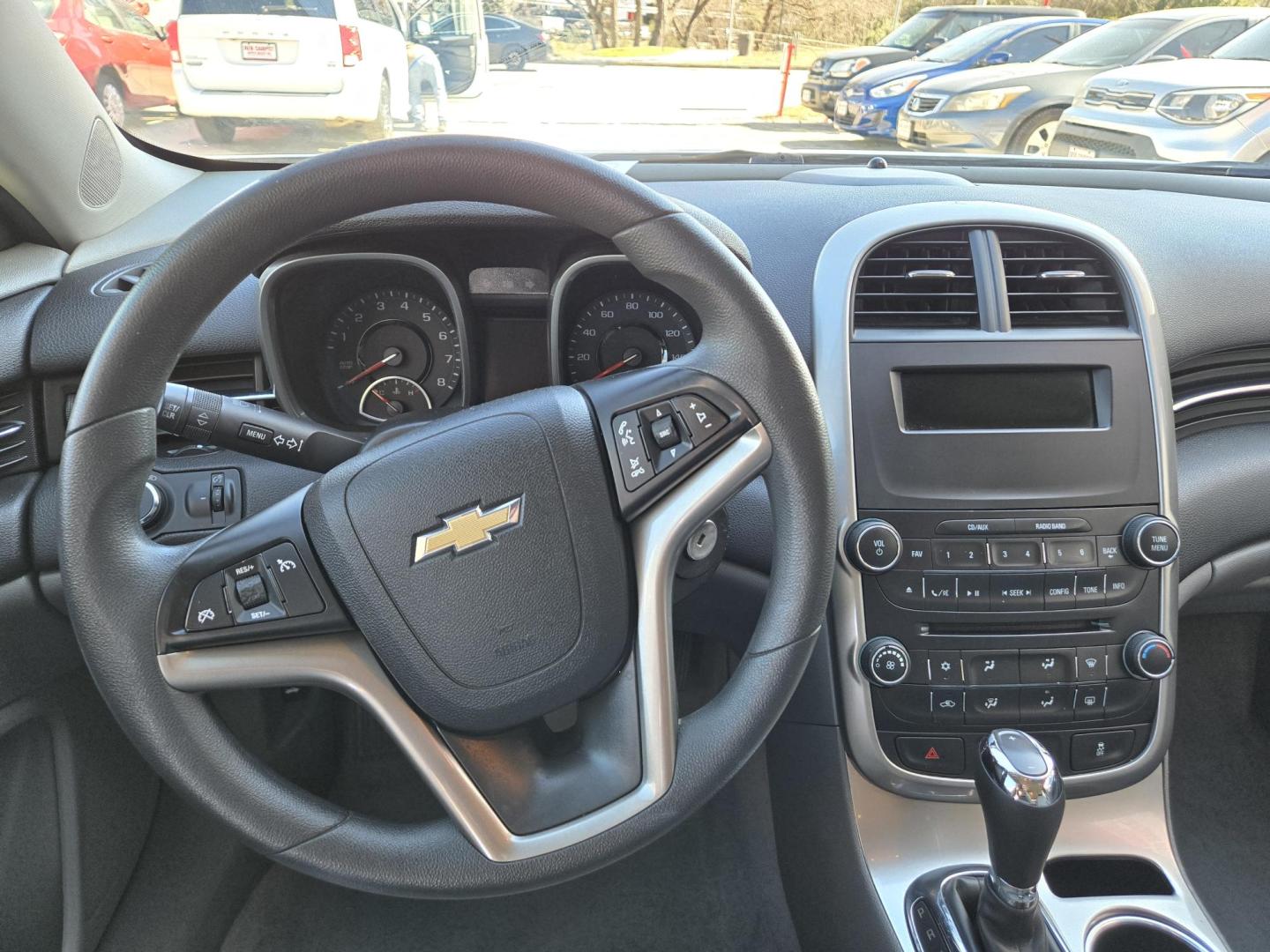 2014 WHITE Chevrolet Malibu LS (1G11B5SL9EF) with an 2.5L L4 DOHC 16V engine, 6-Speed Automatic transmission, located at 503 West Court, Seguin, TX, 78155, (830) 379-3373, 29.568621, -97.969803 - 2014 Chevrolet Malibu LS with a 2.5L L4 DOHC 16V, Automatic, Tilt, Cruise, AM/FM/CD/AUX Stereo, Power Windows, Locks and Side Mirrors, Bluetooth, Onstar Capability, Tinted Windows, Alloy Wheels, Rear Defroster and more!! - Photo#5