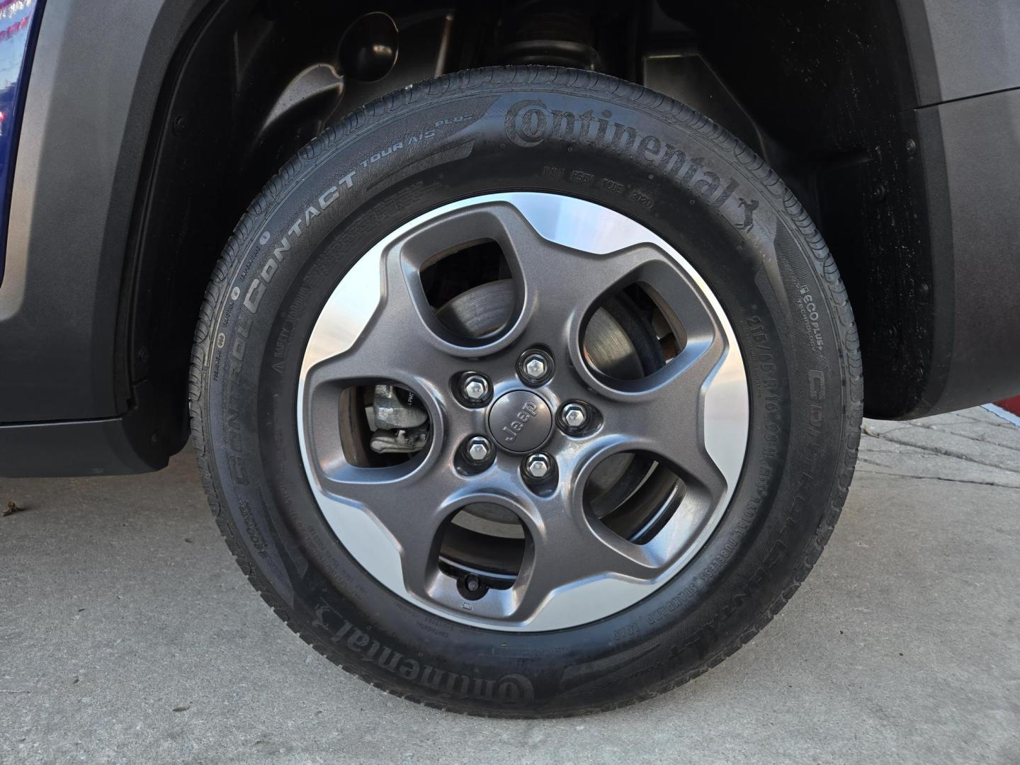 2018 Blue Jeep Renegade Sport FWD (ZACCJAAB8JP) with an 2.4L L4 DOHC 16V engine, Automatic transmission, located at 503 West Court, Seguin, TX, 78155, (830) 379-3373, 29.568621, -97.969803 - 2018 Jeep Renegade Sport FWD with a 2.4L L4 DOHC 16V, Automatic, Tilt, Cruise, AM/FM Touchscreen Stereo, Power Windows, Locks and Side Mirrors, Bluetooth, Tinted Windows, Dual Climate Control, Backup Camera, Alloy Wheels, Rear Wiper, Rear Defroster and more!! - Photo#8