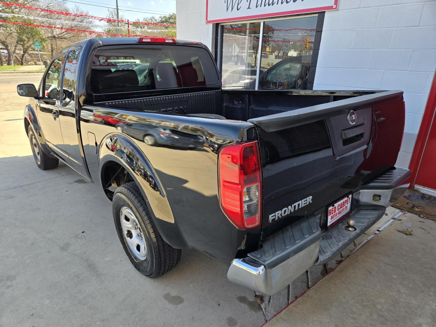 2013 Black Nissan Frontier SV I4 King Cab 2WD (1N6BD0CT8DN) with an 2.5L L4 DOHC 16V engine, Automatic transmission, located at 503 West Court, Seguin, TX, 78155, (830) 379-3373, 29.568621, -97.969803 - 2013 Nissan Frontier SV I4 King Cab 2WD with a 2.5L L4 DOHC 16V, Automatic, Tilt, Cruise, AM/FM/CD Stereo, Tinted Windows, Alloy Wheels and more!! - Photo#3