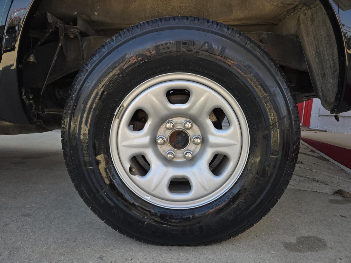 2013 Black Nissan Frontier SV I4 King Cab 2WD (1N6BD0CT8DN) with an 2.5L L4 DOHC 16V engine, Automatic transmission, located at 503 West Court, Seguin, TX, 78155, (830) 379-3373, 29.568621, -97.969803 - 2013 Nissan Frontier SV I4 King Cab 2WD with a 2.5L L4 DOHC 16V, Automatic, Tilt, Cruise, AM/FM/CD Stereo, Tinted Windows, Alloy Wheels and more!! - Photo#7