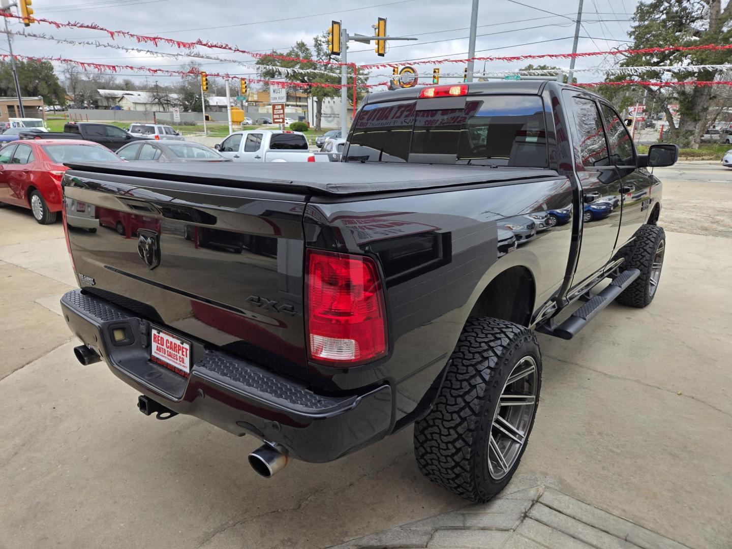 2018 Black RAM 1500 SLT Crew Cab LWB 4WD (1C6RR7TT4JS) with an 5.7L V8 OHV 16V engine, 8A transmission, located at 503 West Court, Seguin, TX, 78155, (830) 379-3373, 29.568621, -97.969803 - 2018 RAM 1500 SLT Crew Cab LWB 4WD with a 5.7L V8 OHV 16V, Automatic, Tilt, Cruise, AM/FM Touchscreen Stereo, Power Windows, Locks, Seat and Side Mirrors, Bluetooth, Tinted Windows, Automatic Headlights, Alloy Wheels, Backup Camera, Bumper Sensors, Running Boards, and more!! - Photo#2