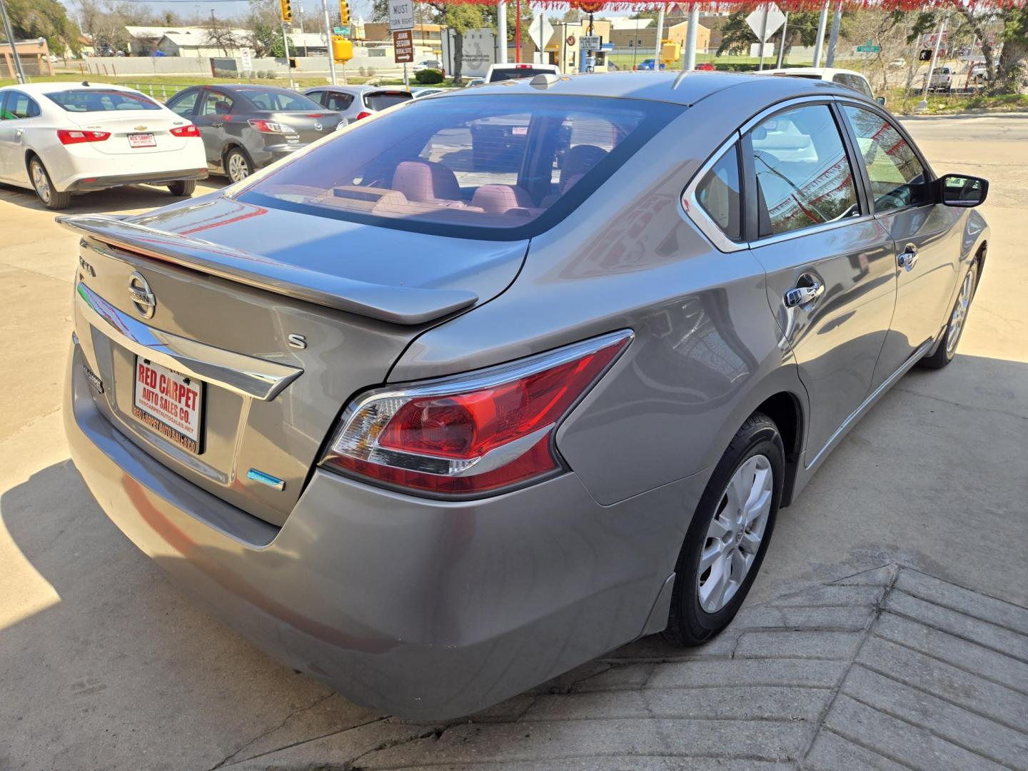 2014 Nissan Altima 2.5 SL (1N4AL3AP5EN) with an 2.5L L4 DOHC 16V engine, Continuously Variable Transmission transmission, located at 503 West Court, Seguin, TX, 78155, (830) 379-3373, 29.568621, -97.969803 - 2014 Nissan Altima SL with a 2.5L L4 DOHC 16V, Automatic, Tilt, Cruise, AM/FM/CD Stereo, Power Windows, Locks, Seat and Side Mirrors, Bluetooth, Automatic Headlights, Alloy Wheels, Backup Camera, Rear Defroster and more!! - Photo#2